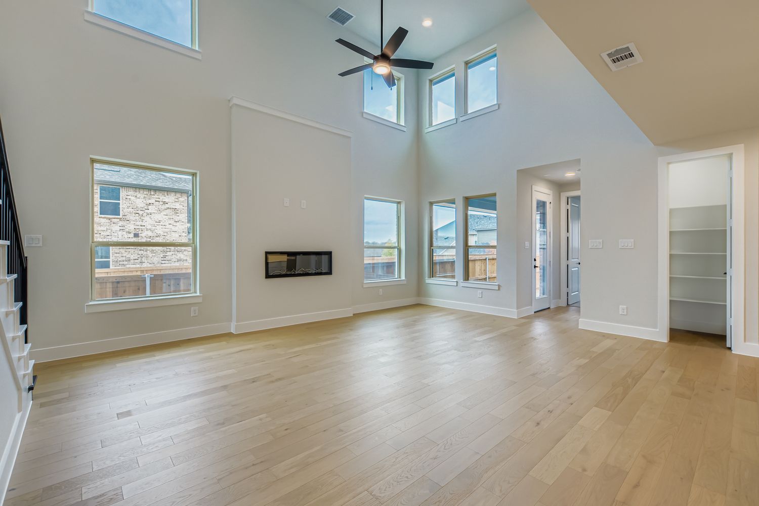 831 Stone Grove - Living Area