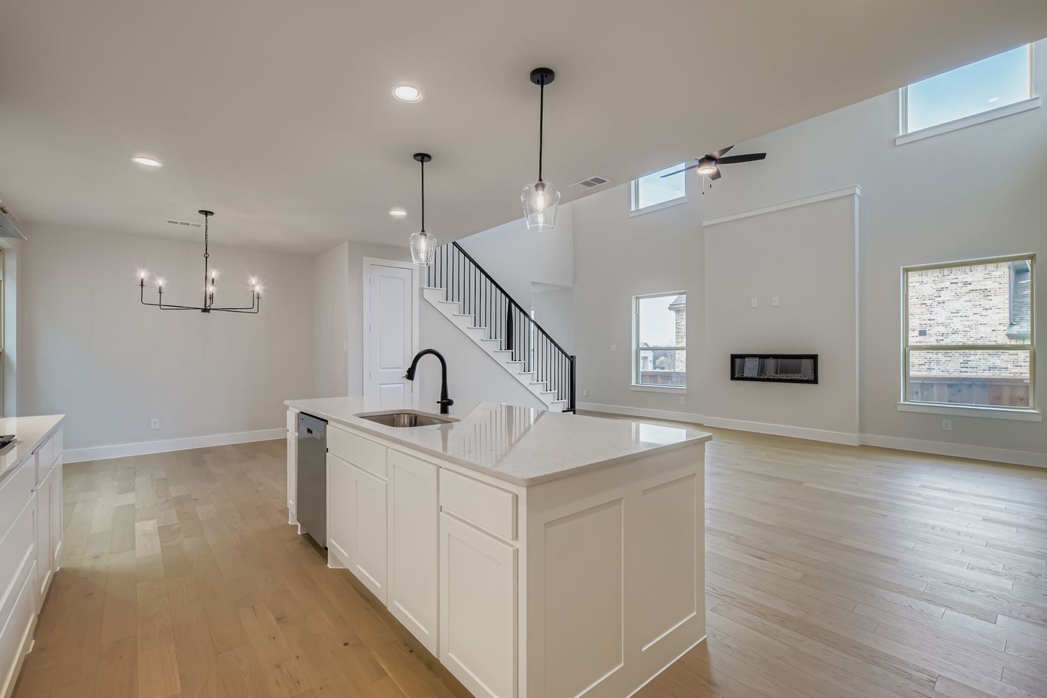 831 Stone Grove - Kitchen
