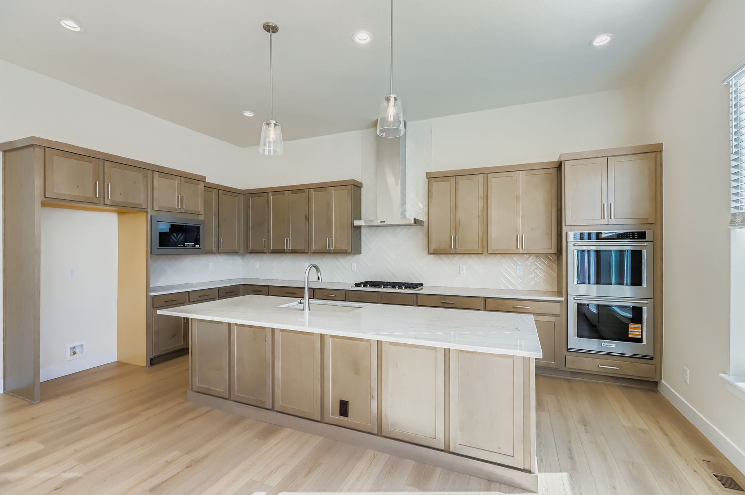 1829 Flourish - Kitchen