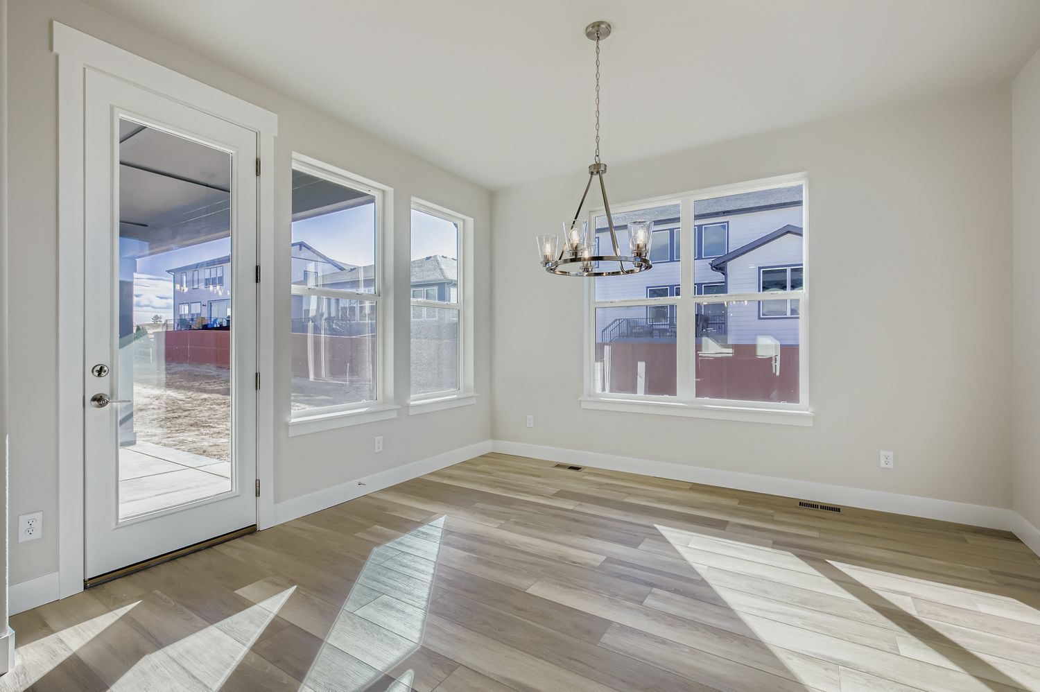 1833 Flourish - Dining Area