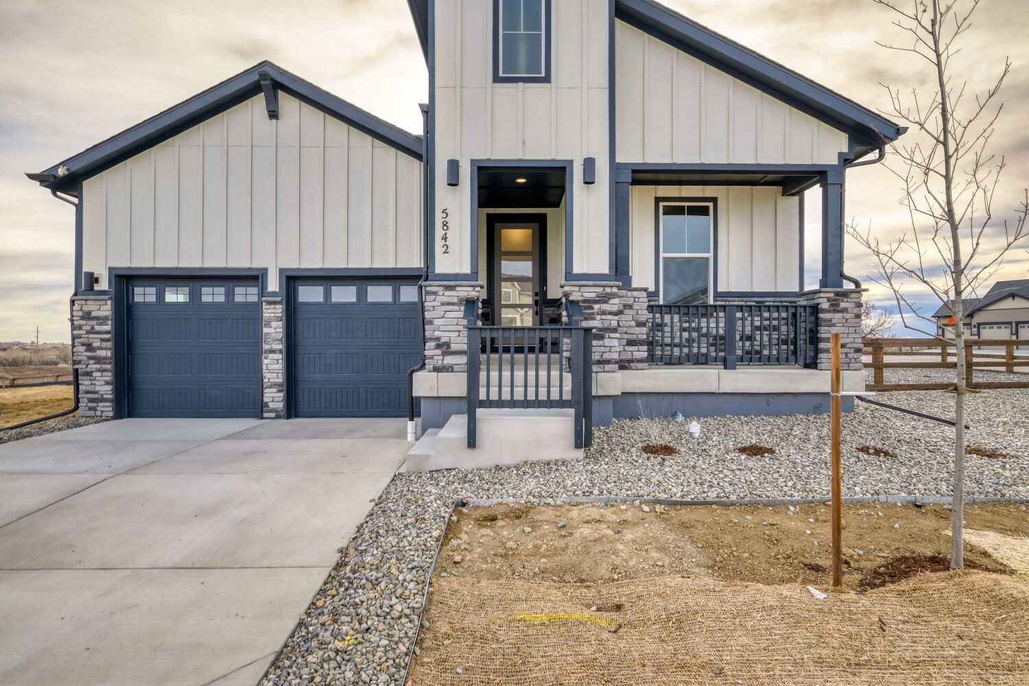 5842 Aspenglow - Front Elevation
