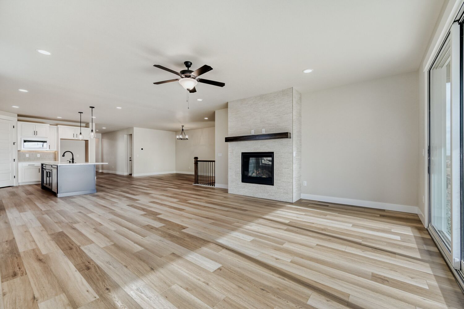 5842 Aspenglow - Living Area