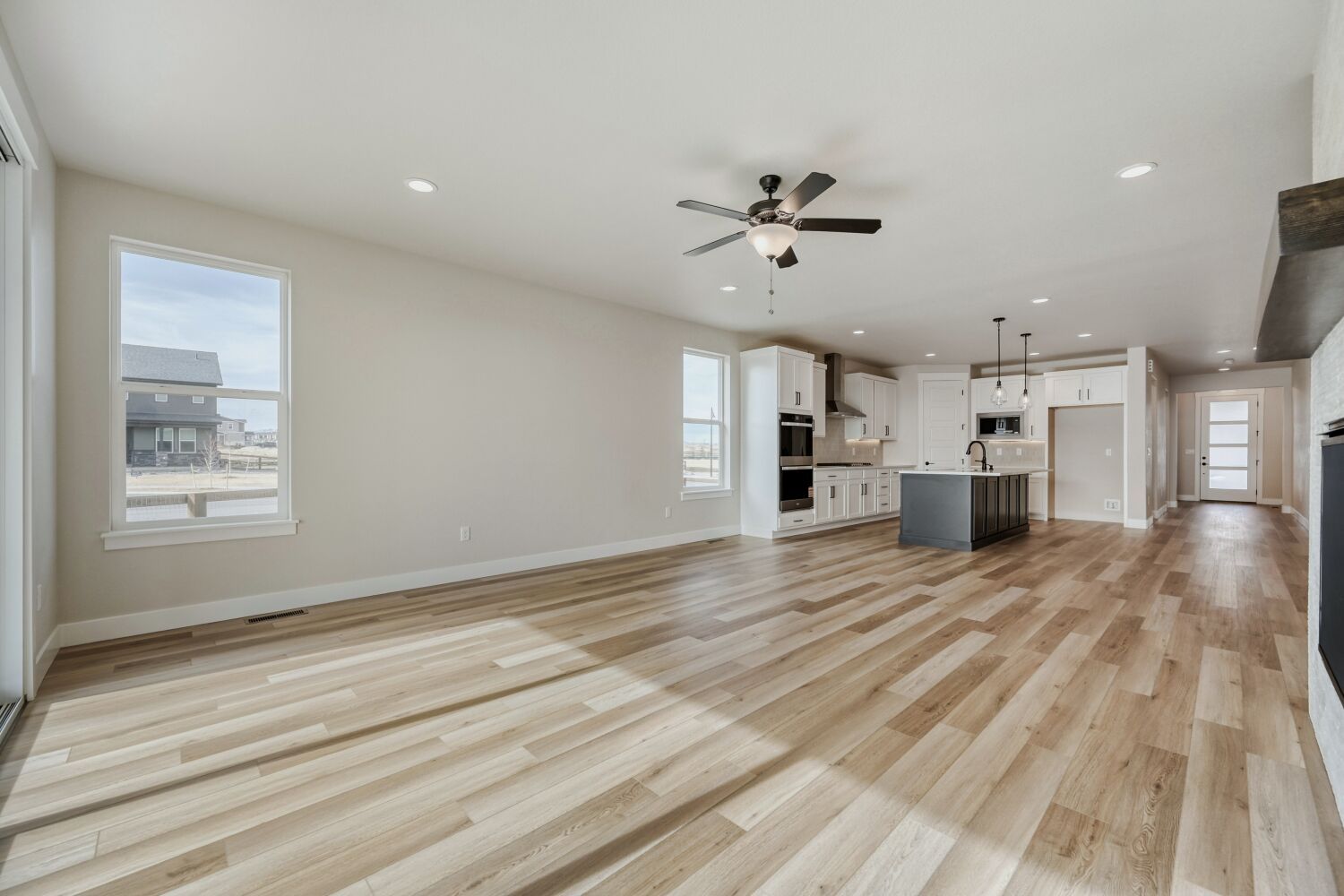 5842 Aspenglow - Living Area