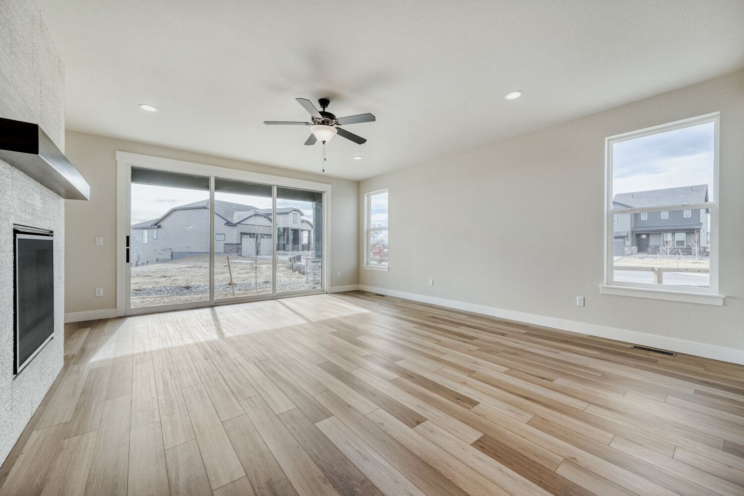 5842 Aspenglow - Living Area