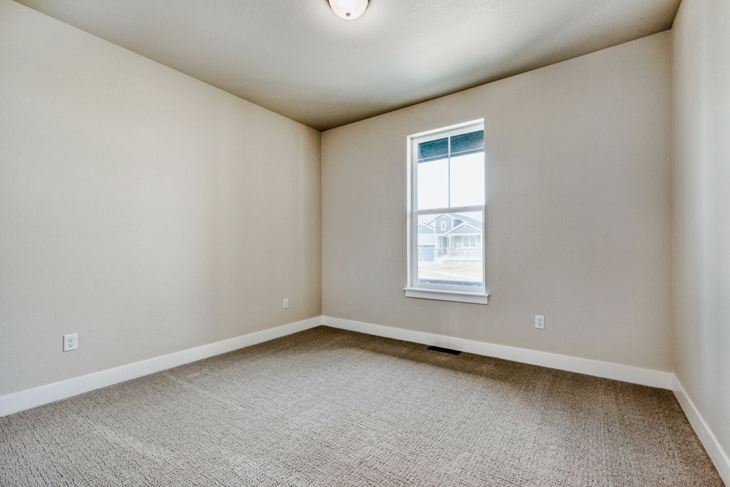 5842 Aspenglow - Bedroom