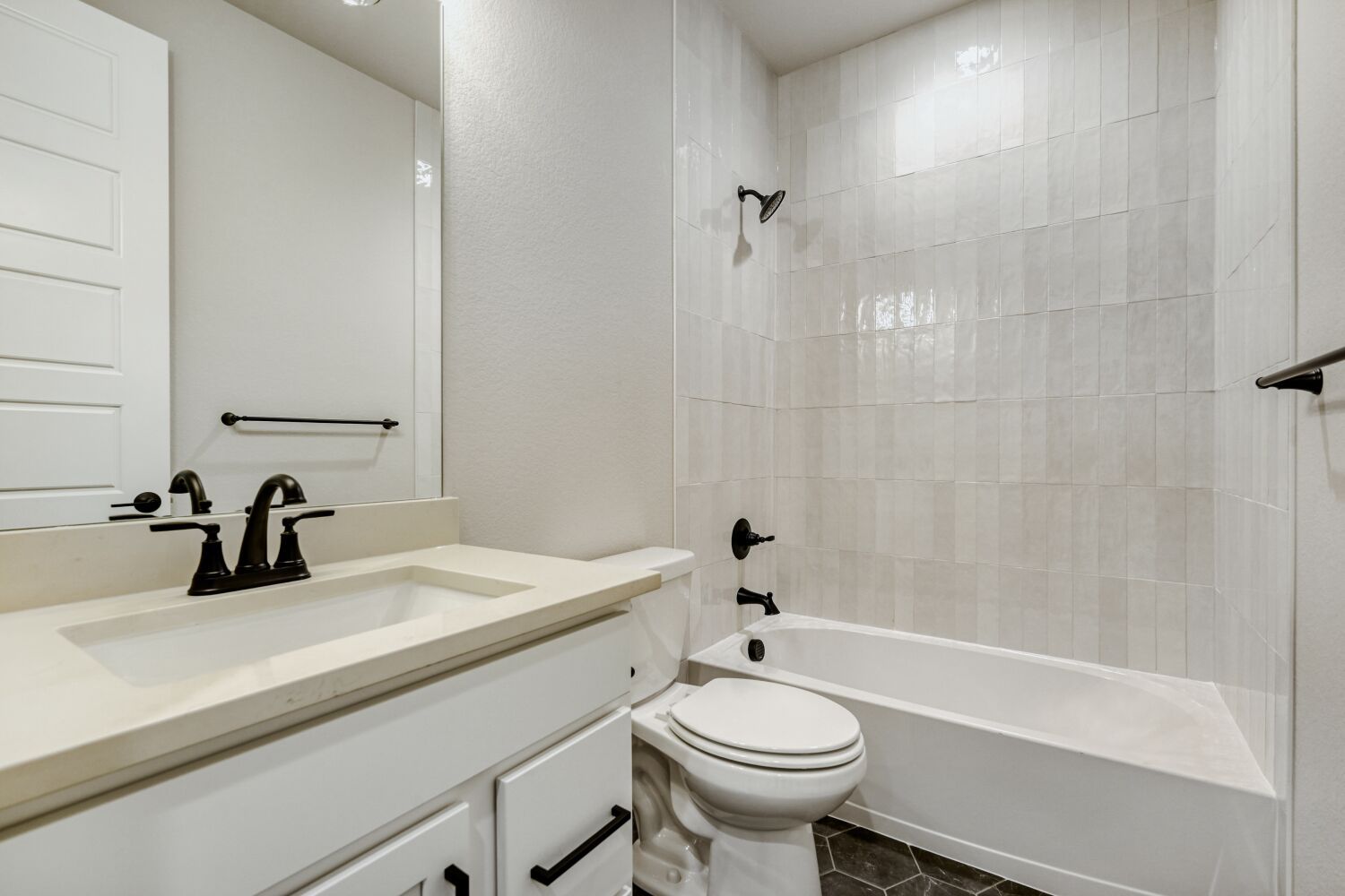 5842 Aspenglow - Full Bathroom