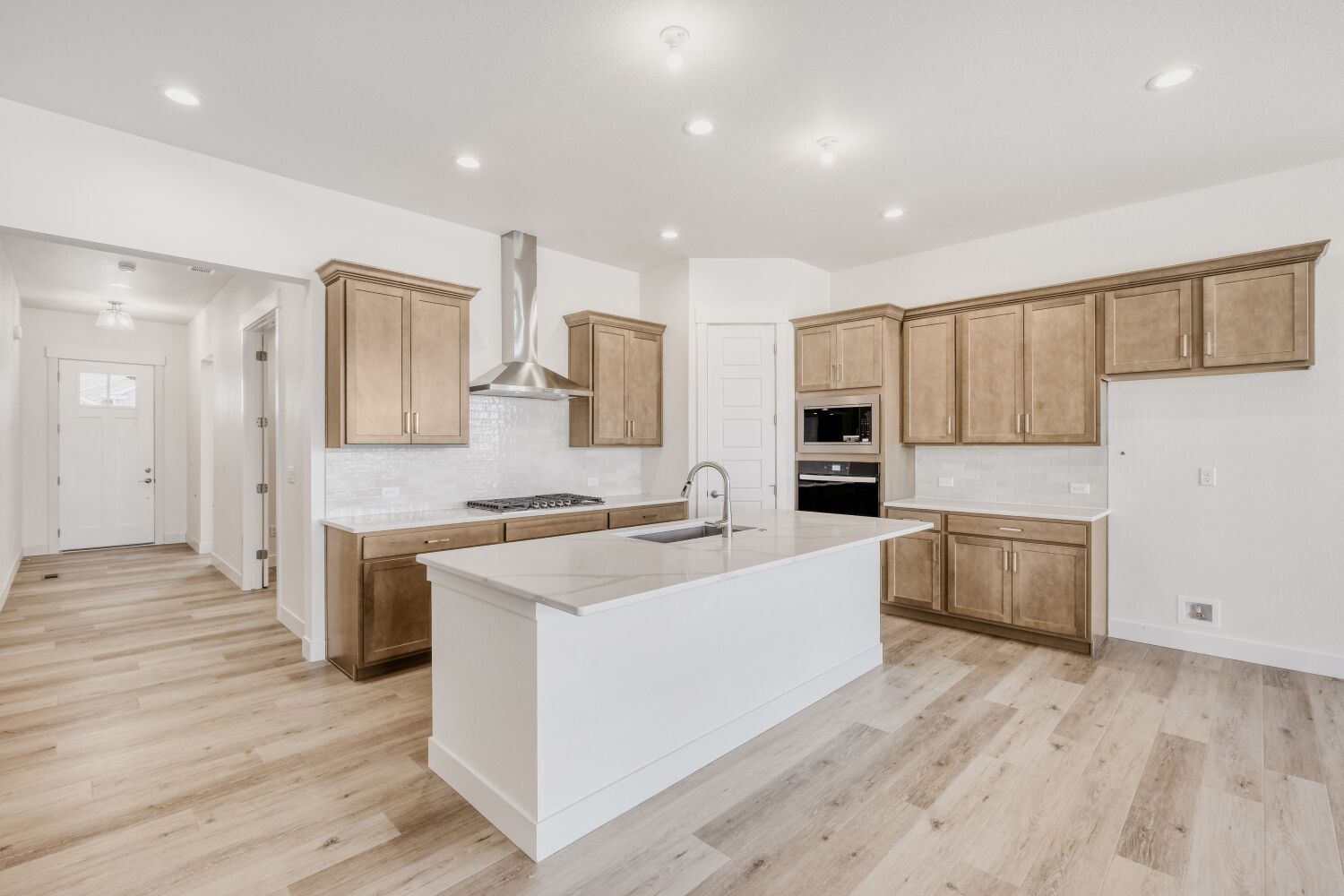 8006 Pennydale - Kitchen