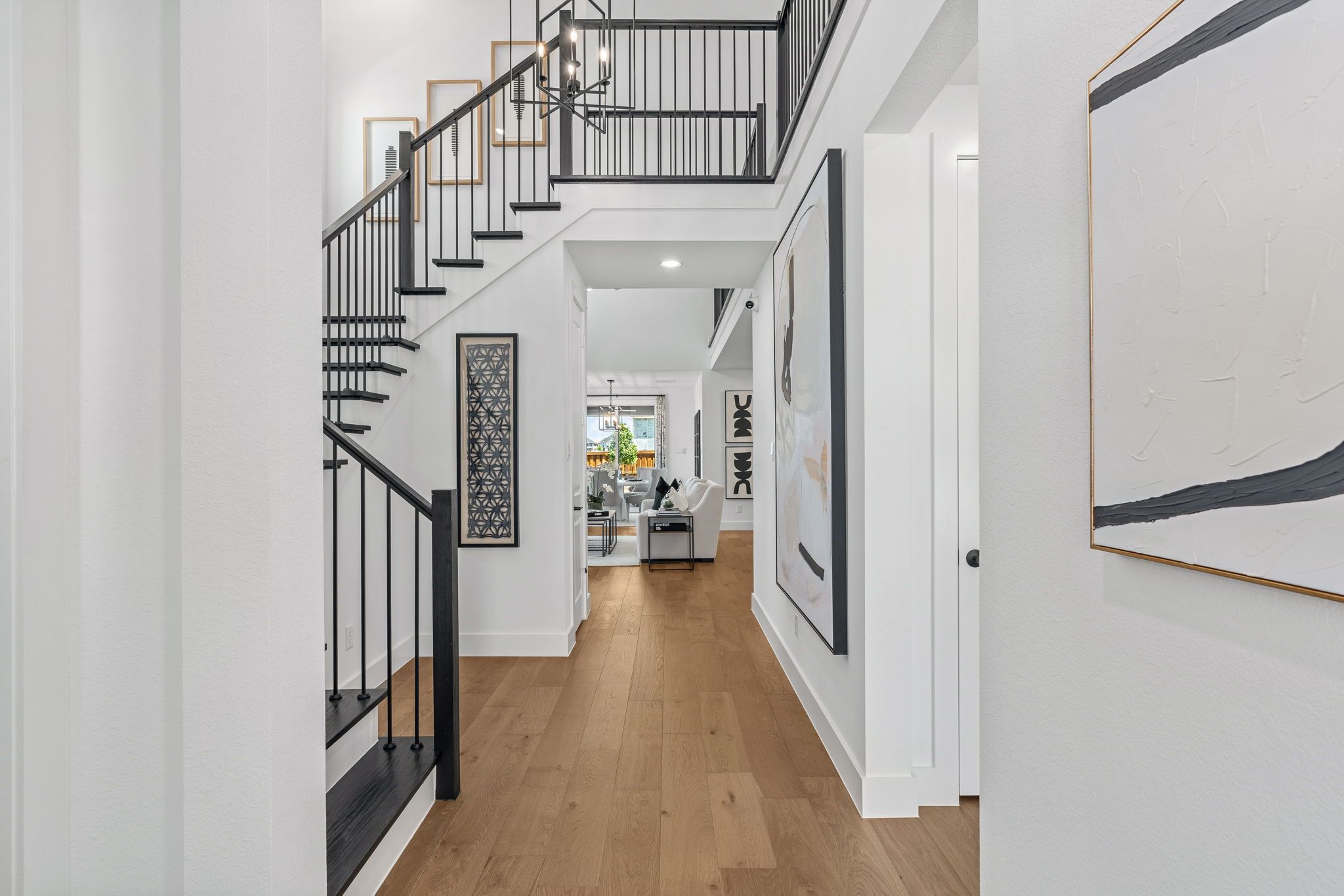 Entry Hallway of American Legend 40’ Model – Mosaic