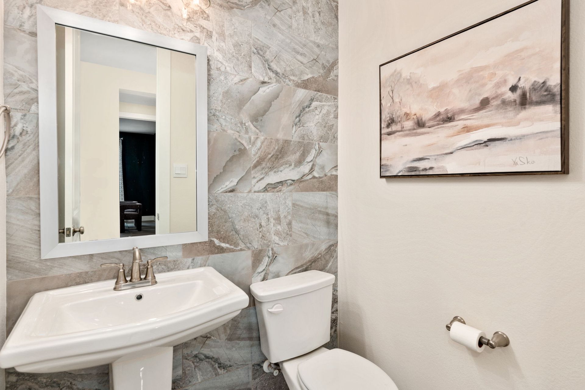 Powder Bathroom with Pedestal Sink – Mosaic Celina 50' Model