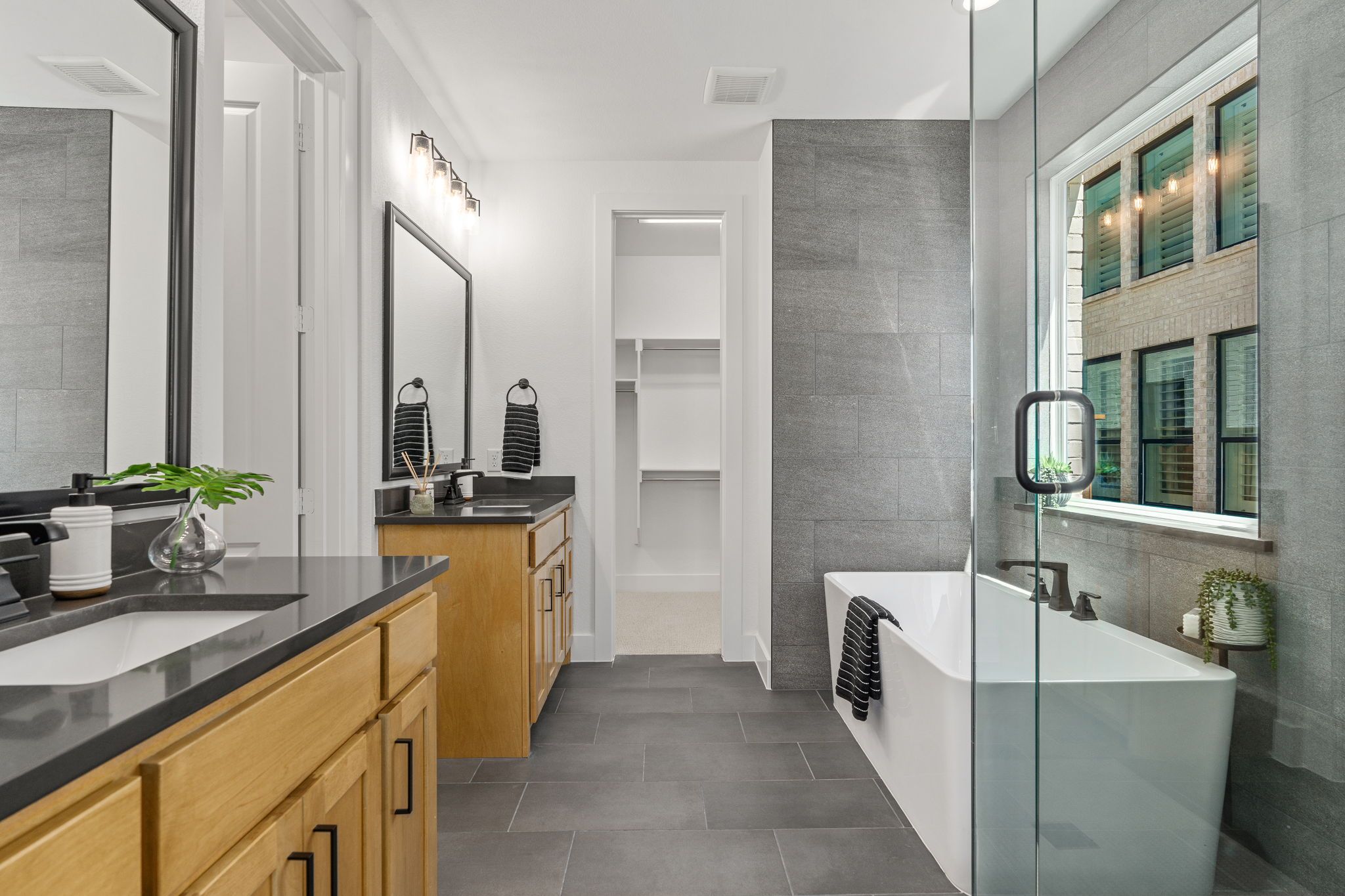 Primary Bathroom with Freestanding Tub – Mosaic Celina Model