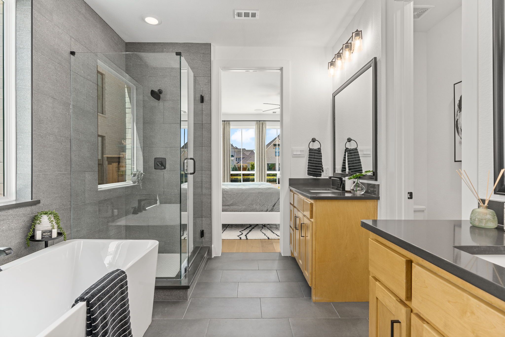 Primary Bath with Dual Vanities – 40’ Model at Mosaic