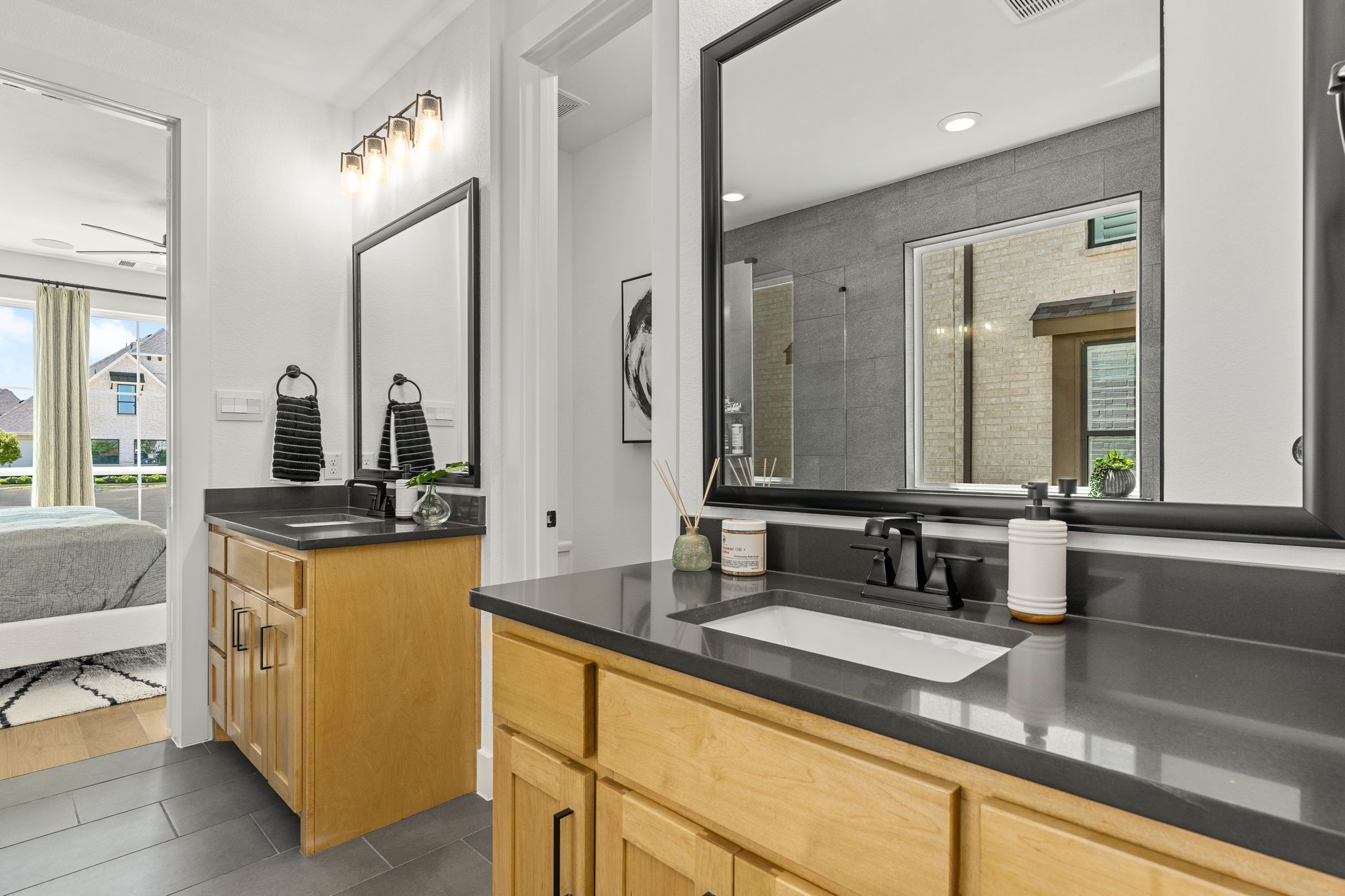 Primary Bathroom Vanity Detail – Mosaic Celina Model