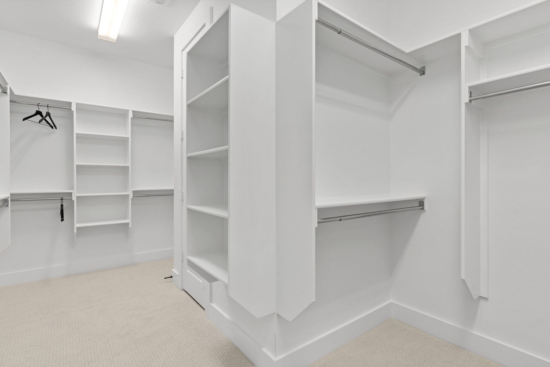 Spacious Walk-In Closet – Mosaic Celina 40’ Model