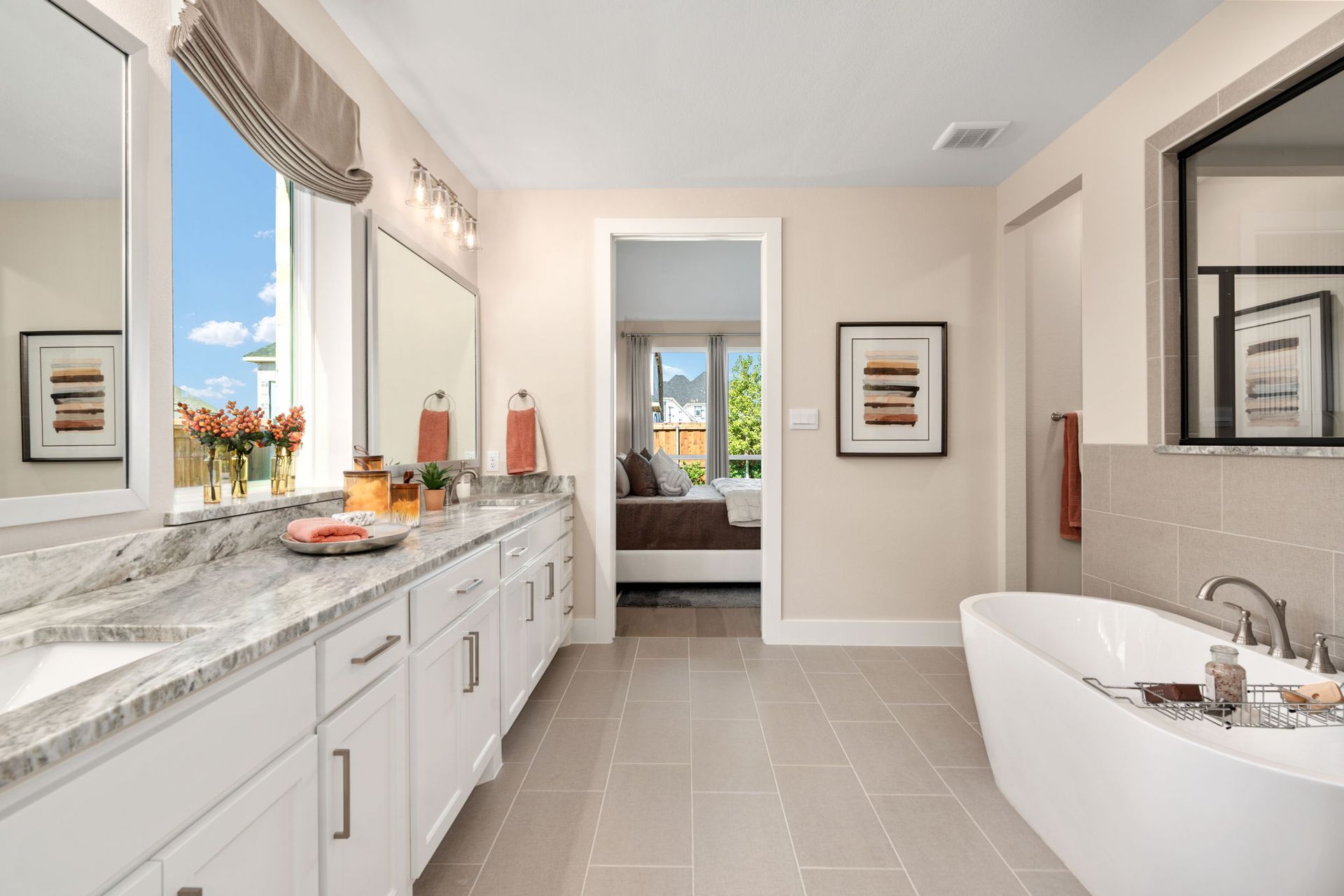 Primary Bathroom Dual Vanity and Tub – Mosaic Celina 50' Model
