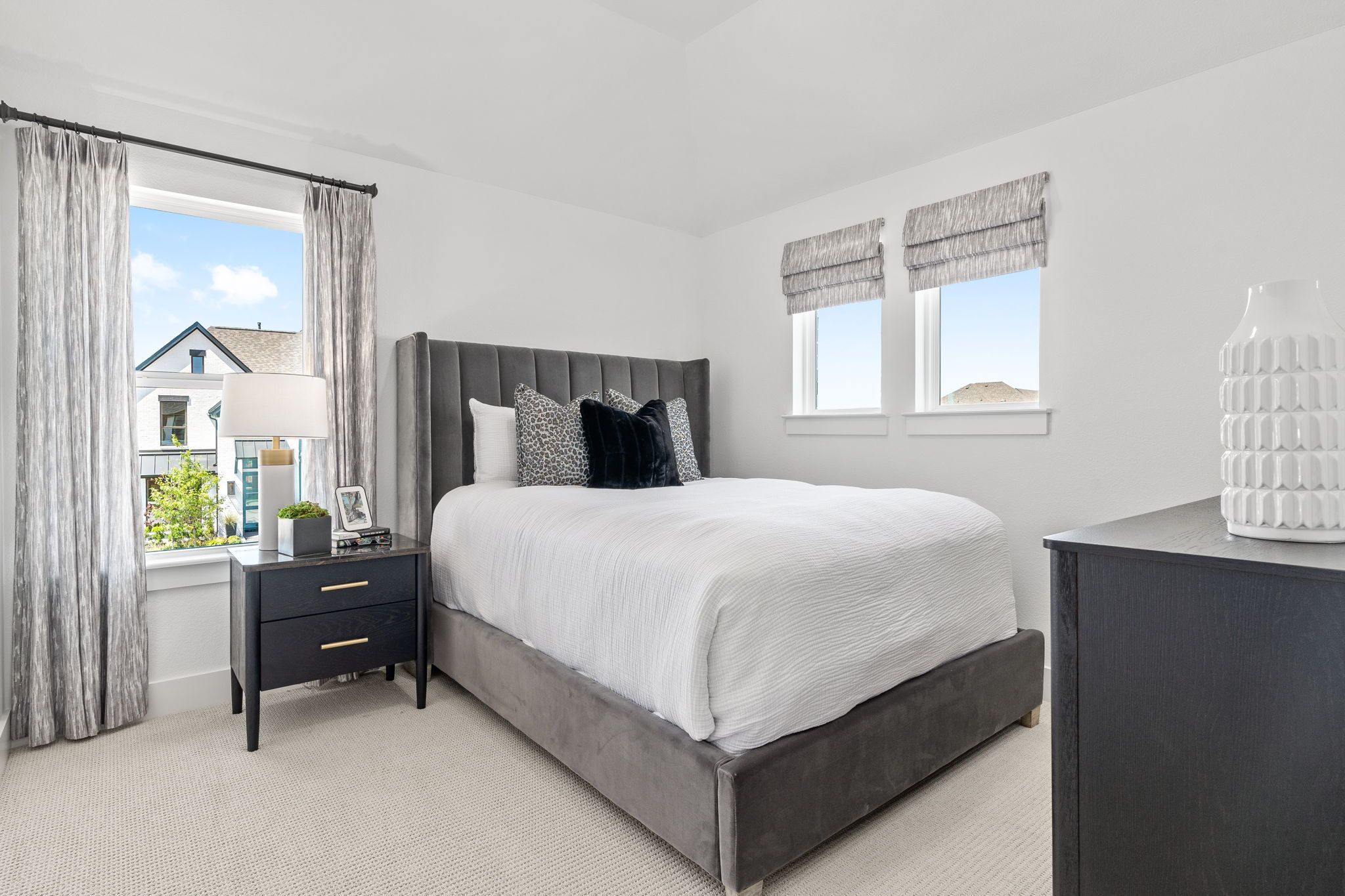 Secondary Bedroom with Vaulted Ceiling | Mosaic 40' Model Celina TX