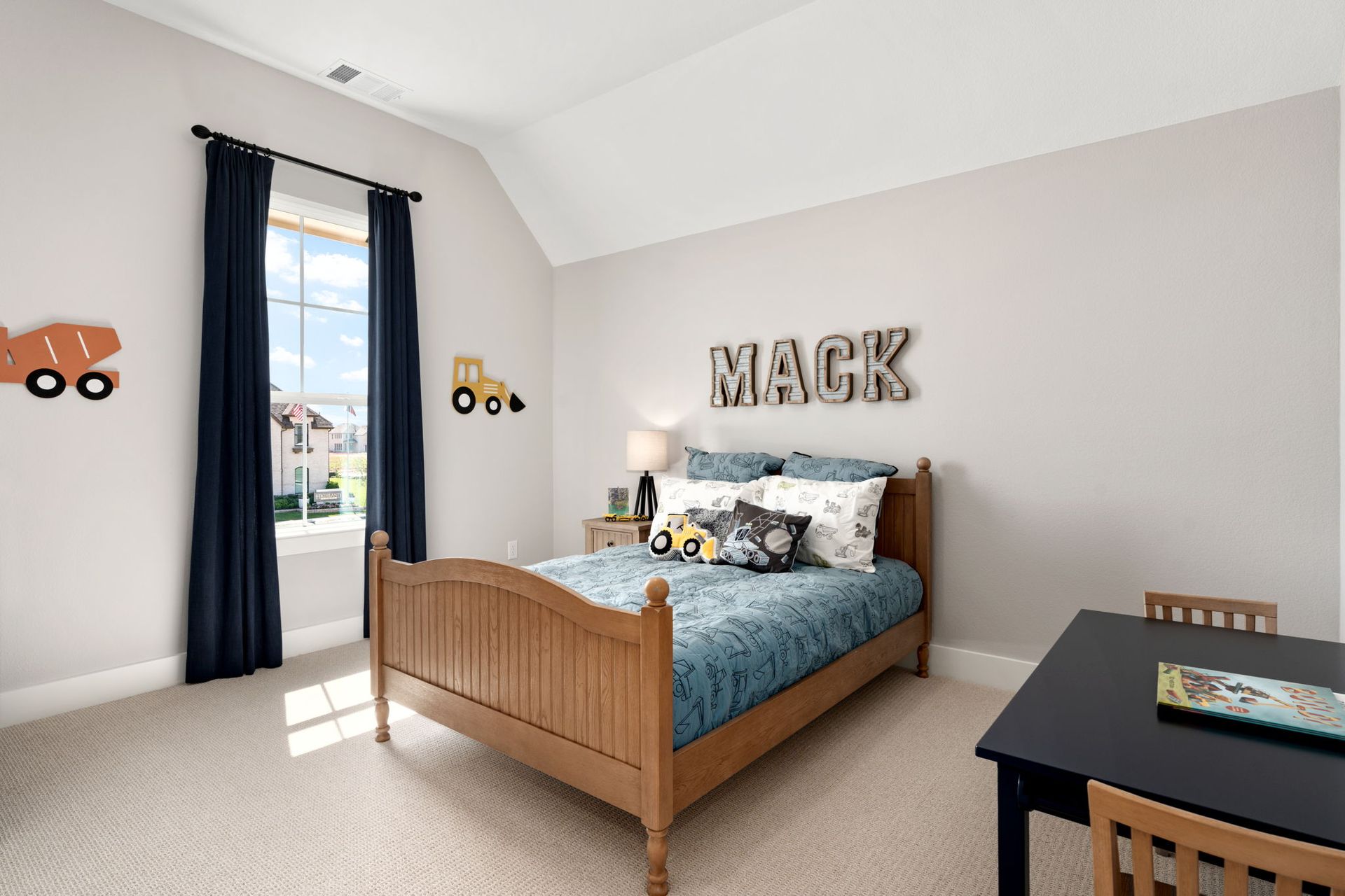 Secondary Bedroom with Vaulted Ceiling – Mosaic Celina 50' Model