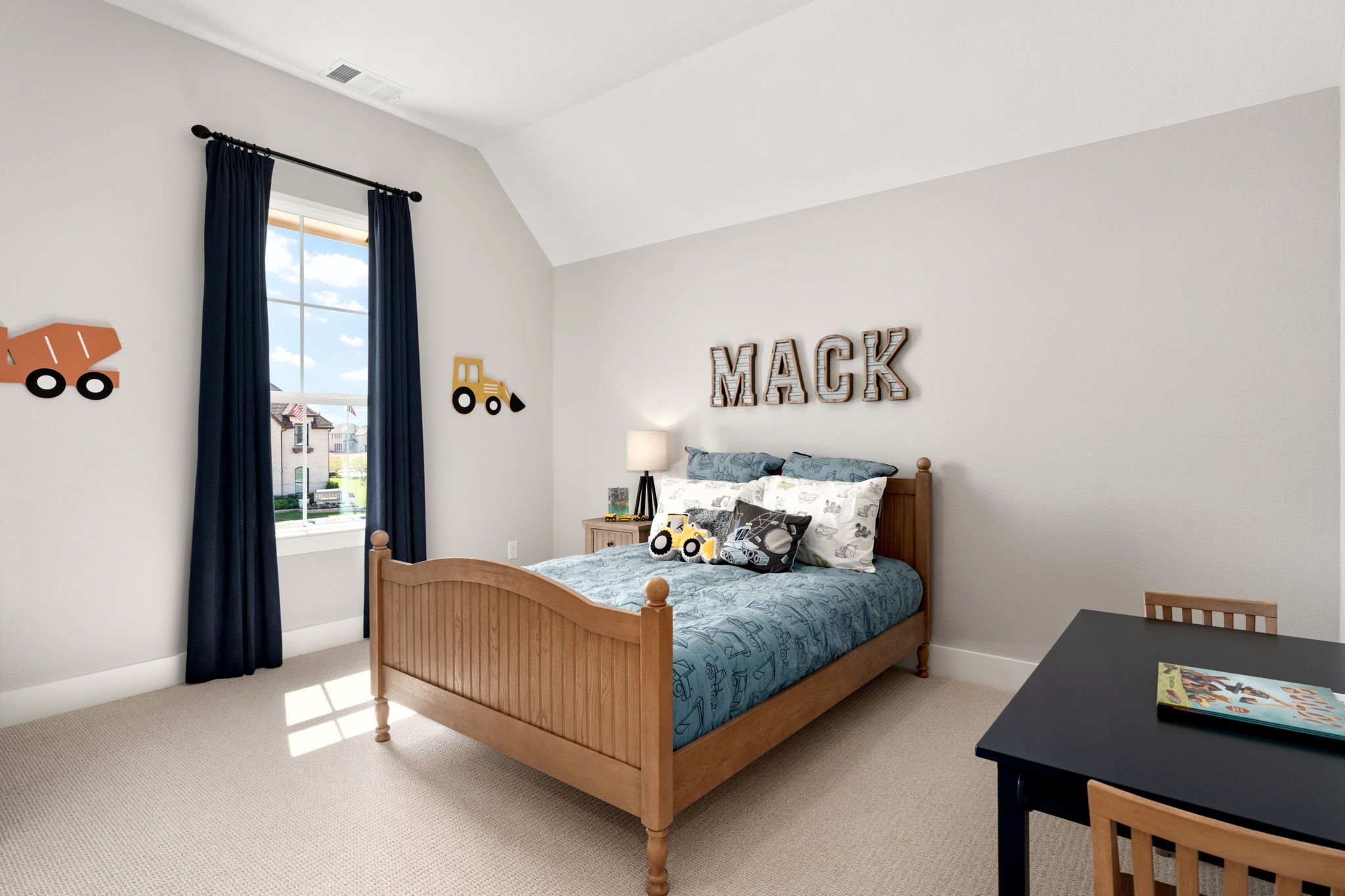 Secondary Bedroom with Vaulted Ceiling – Mosaic Celina 50' Model