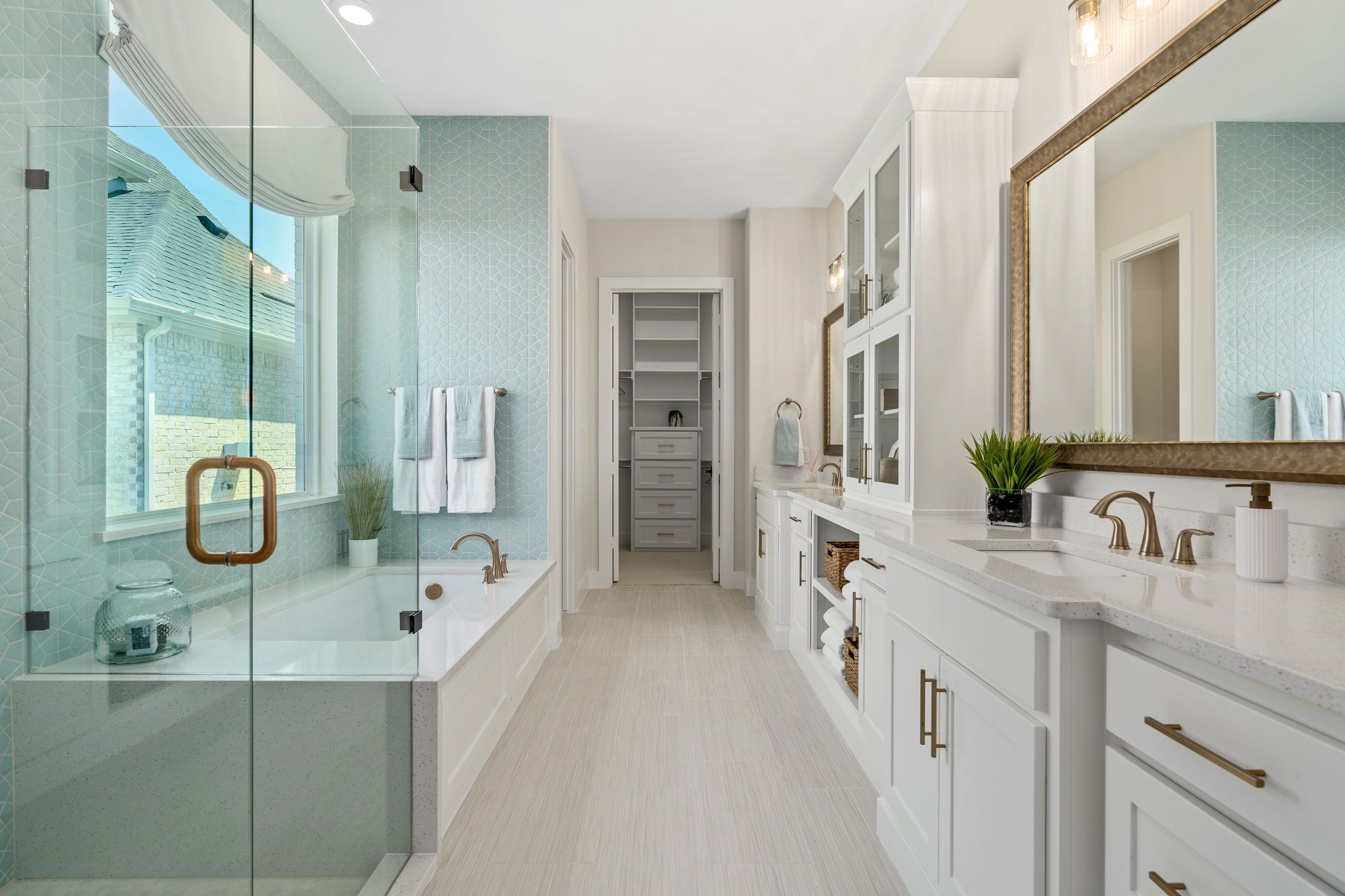 Spa-Inspired Primary Bathroom – Mosaic 60' Model