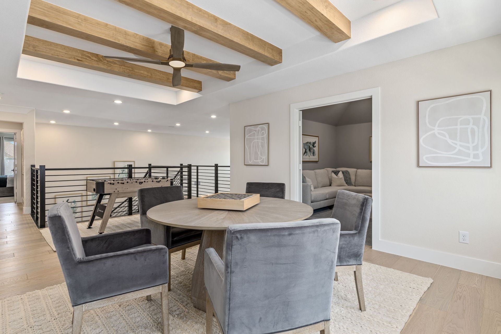 Upstairs Loft with Beamed Ceiling – Mosaic 60' Model