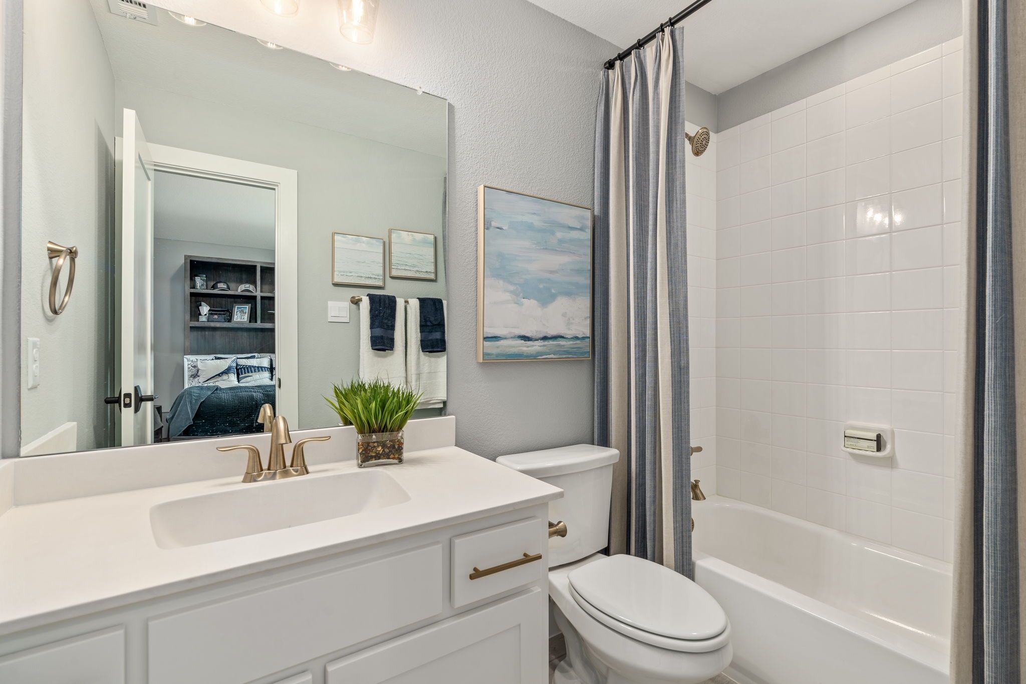 Secondary Bathroom with Tub Shower | Mosaic 60' Model Celina TX