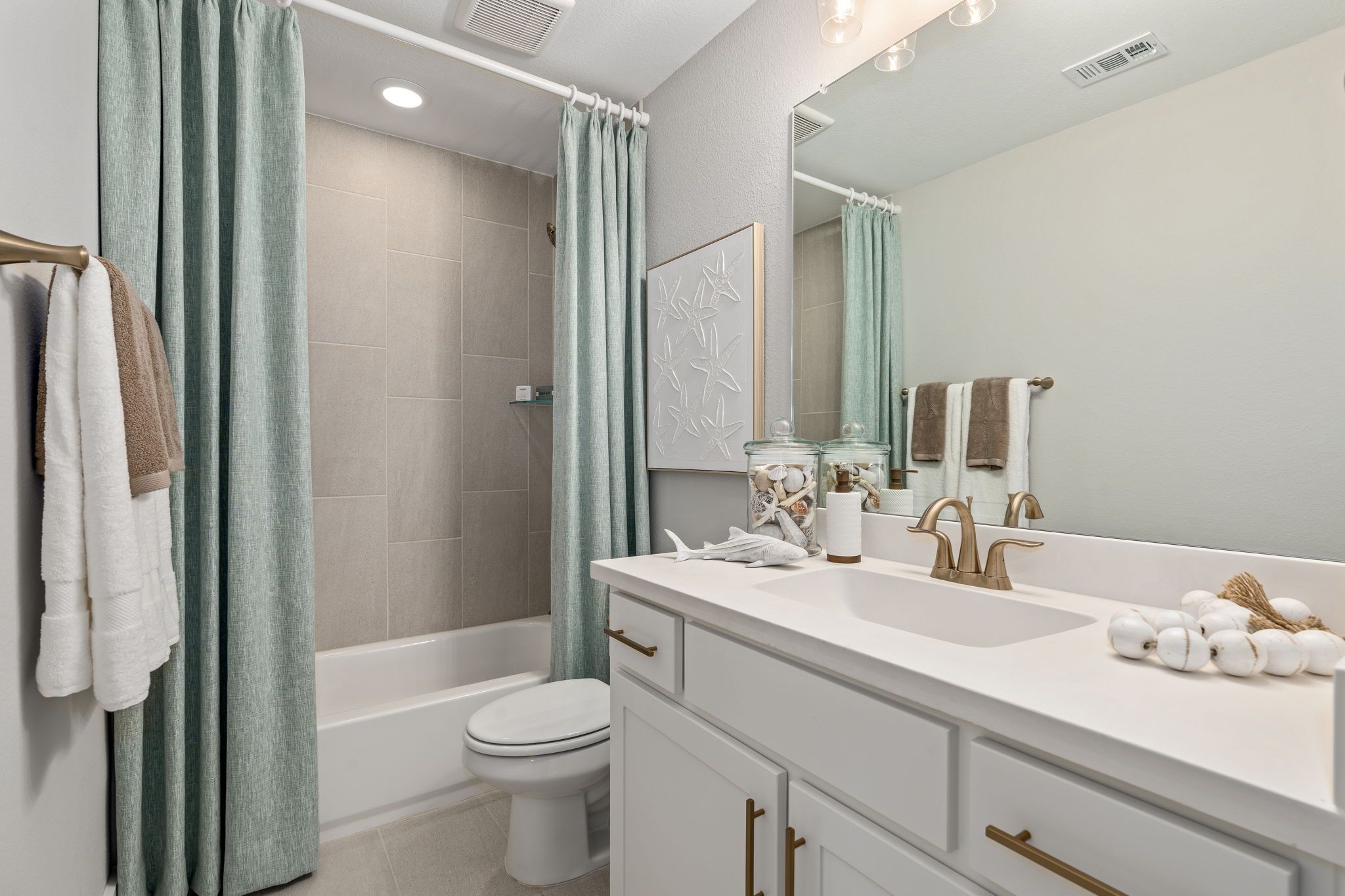 Secondary Bathroom with Coastal Accents | Mosaic 60' Model Celina TX