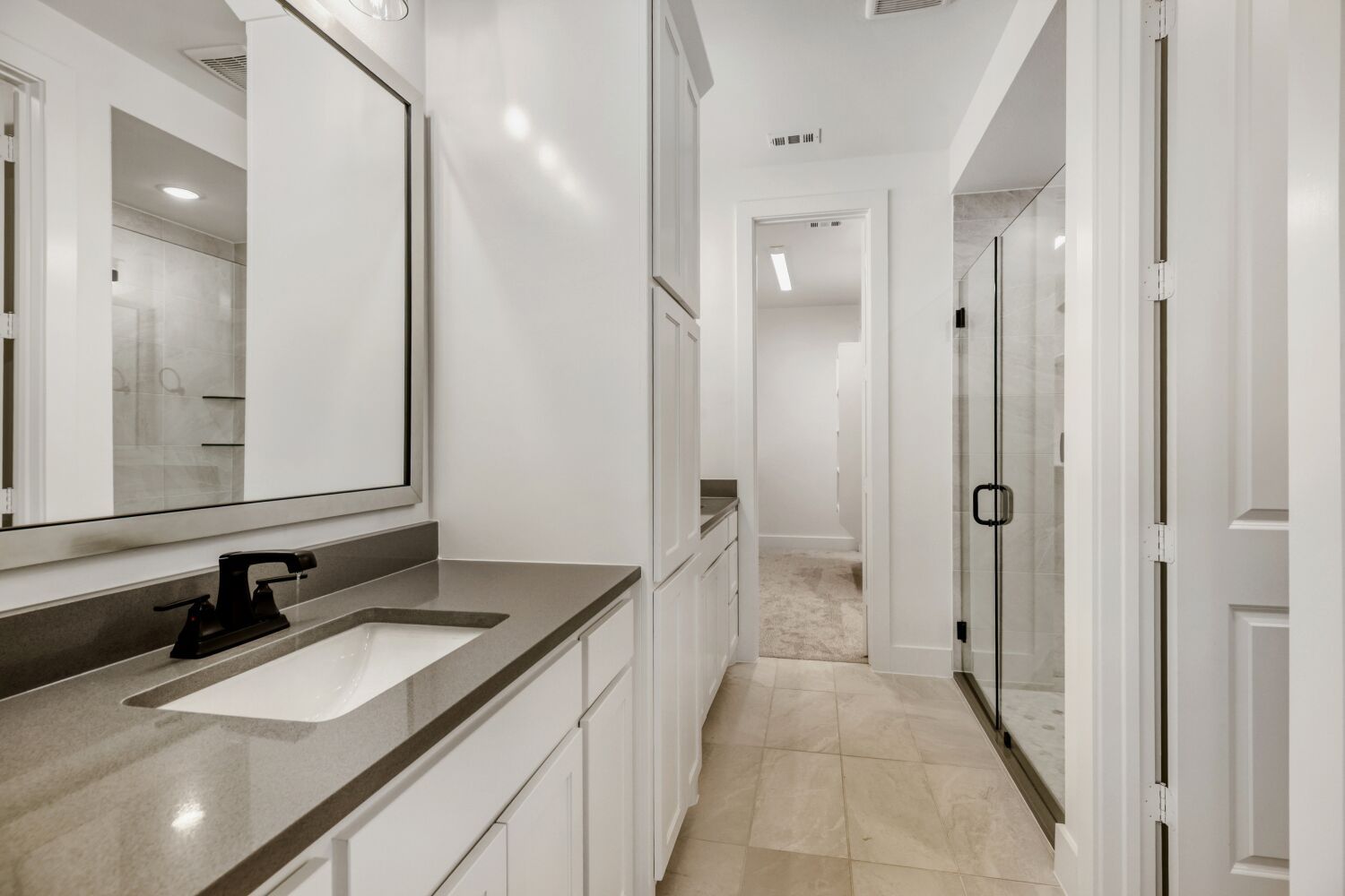 609 Damsel June - Primary Bathroom