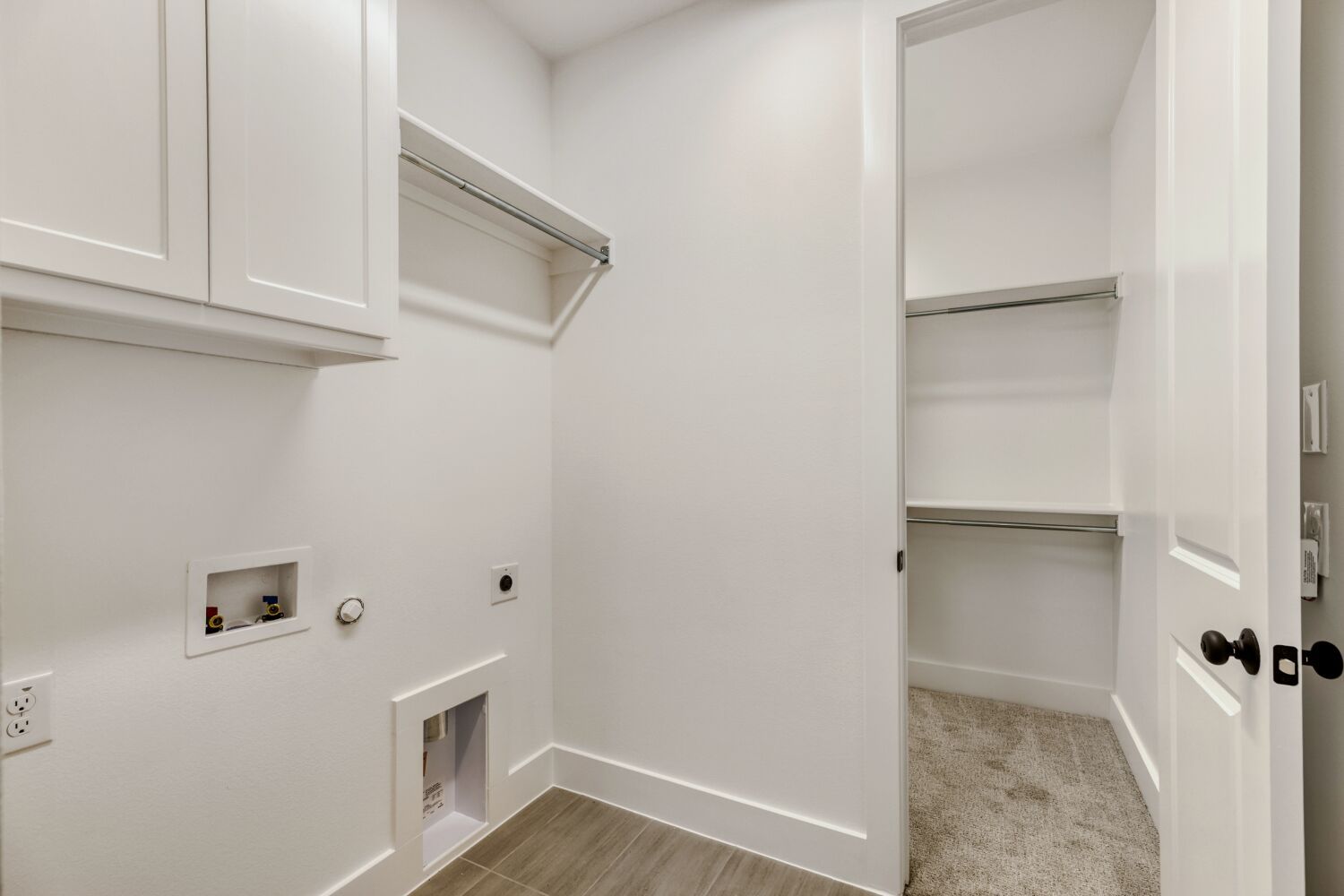 609 Damsel June - Laundry Room
