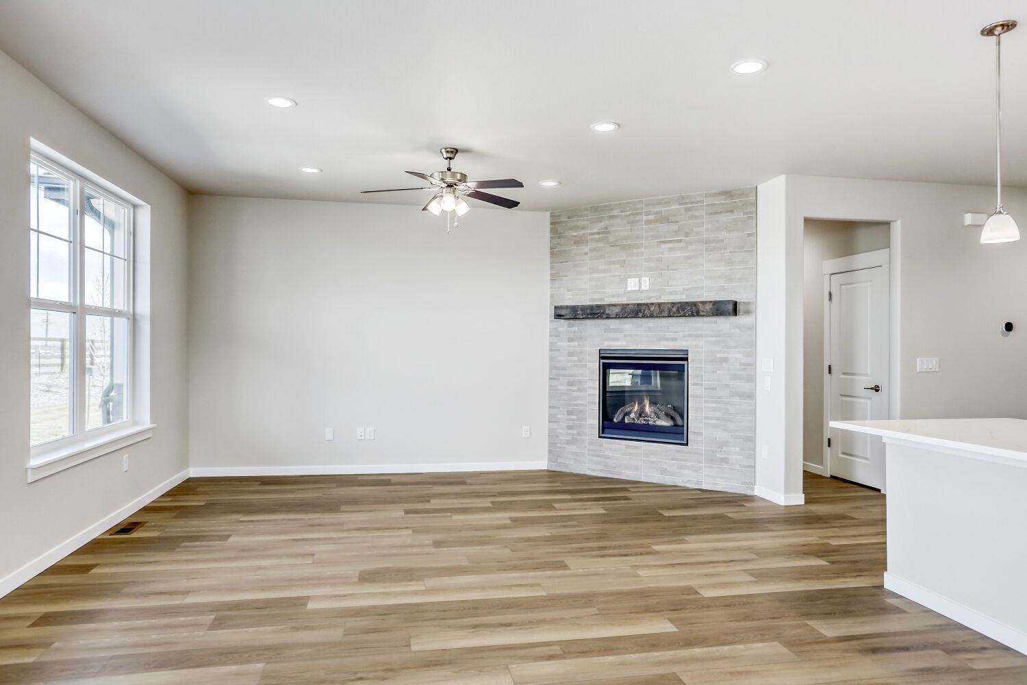 5871 Aspenglow - Living Area