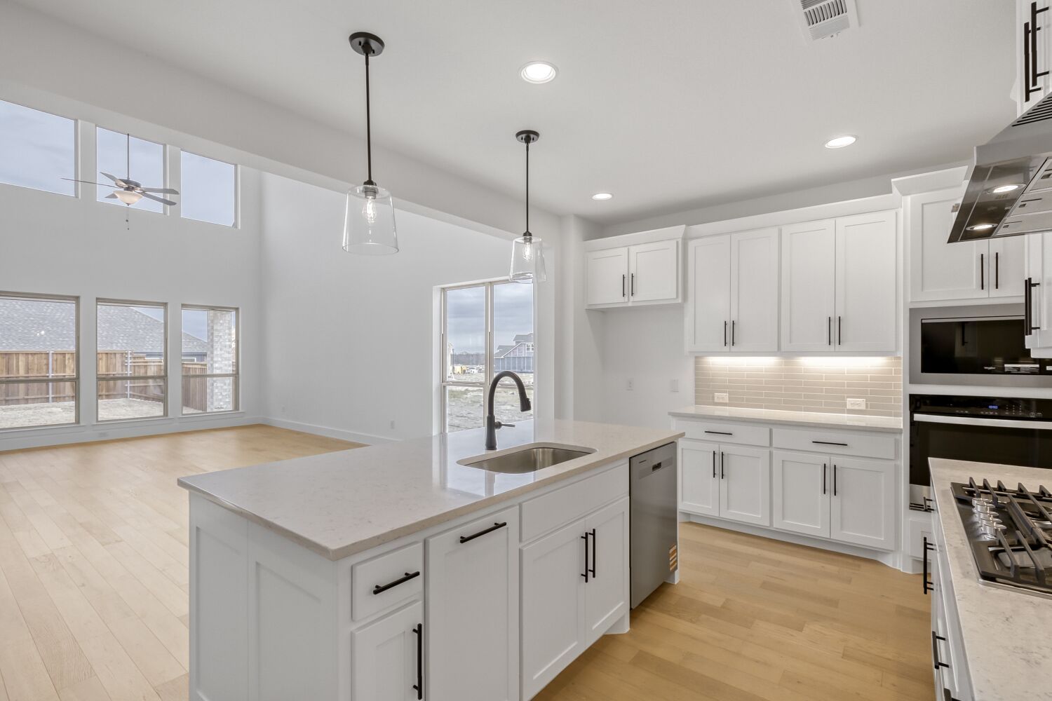 2228 Prickly Cactus - Kitchen
