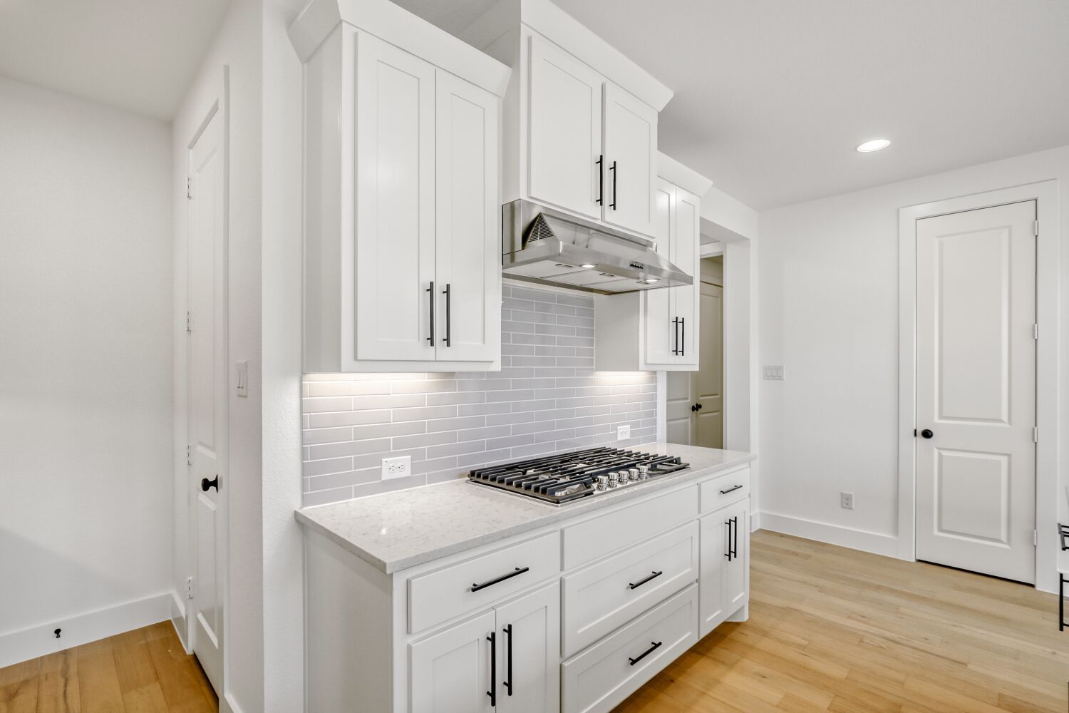 2228 Prickly Cactus - Kitchen