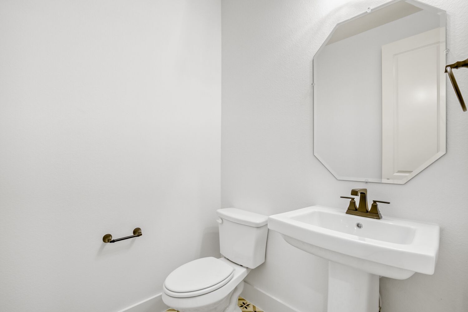 2222 Prickly Cactus - Powder Bathroom