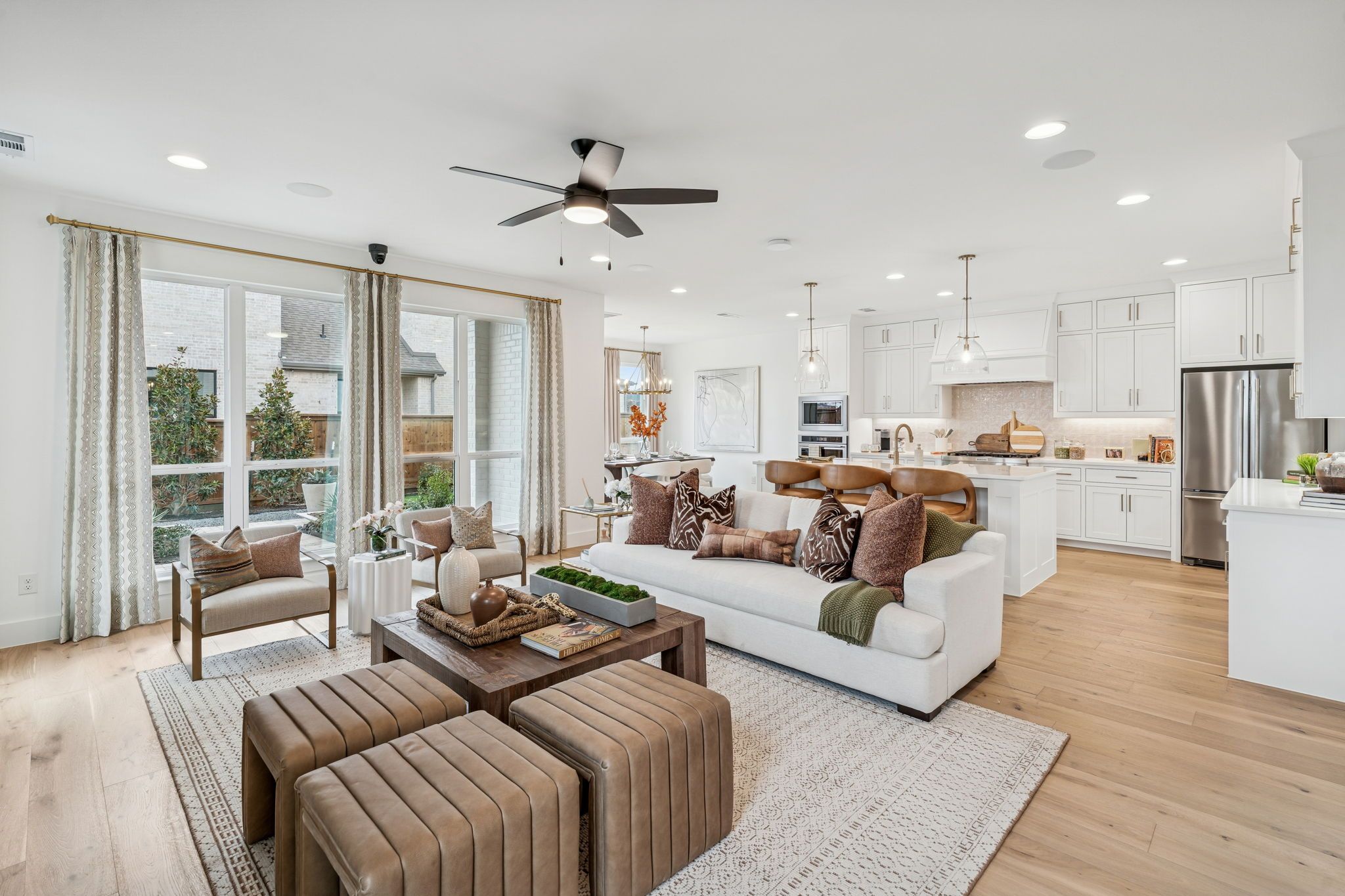 Mustang Lakes Villas Living Room and Kitchen – Celina TX