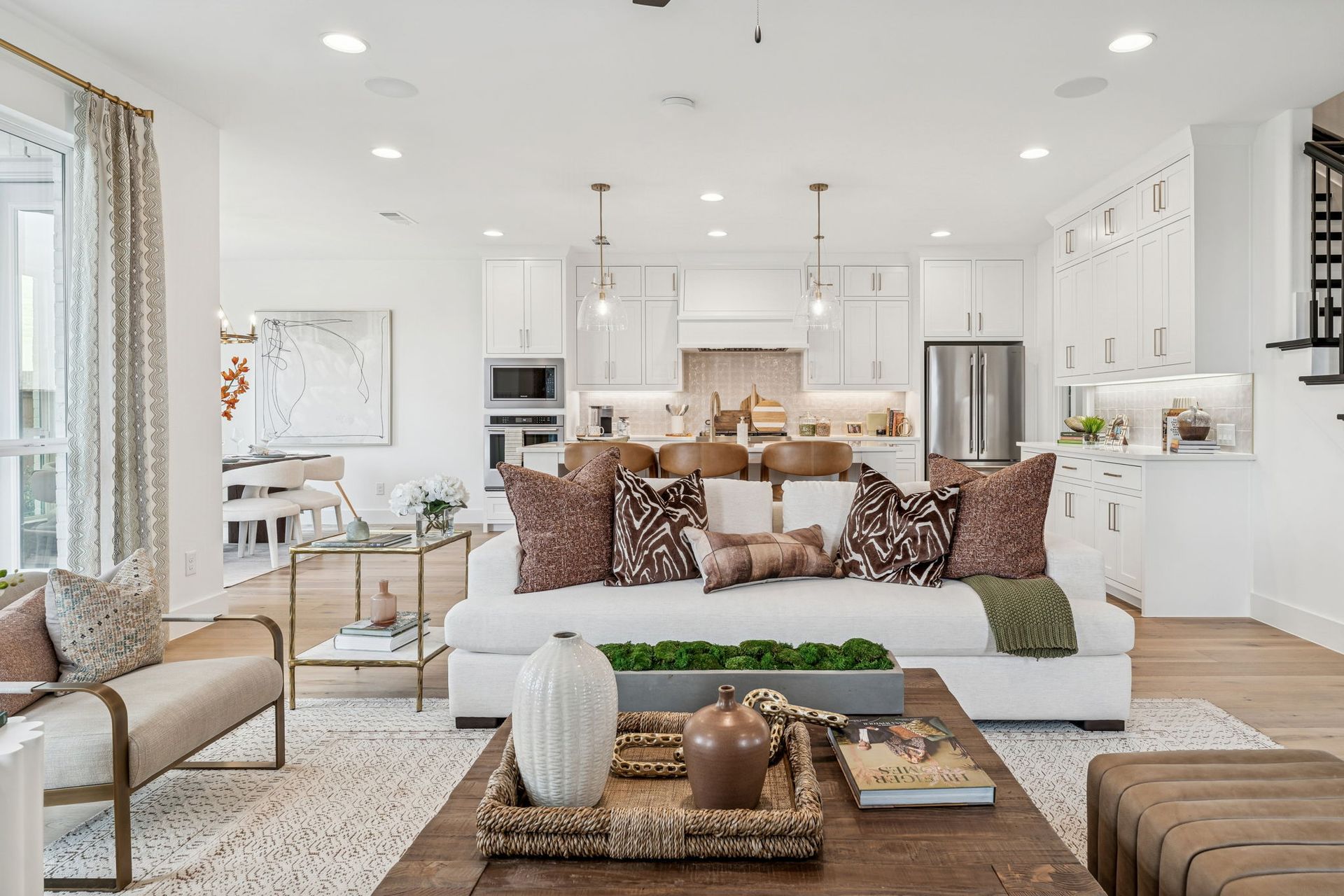 Mustang Lakes Villas Open Concept Living & Kitchen – Celina TX