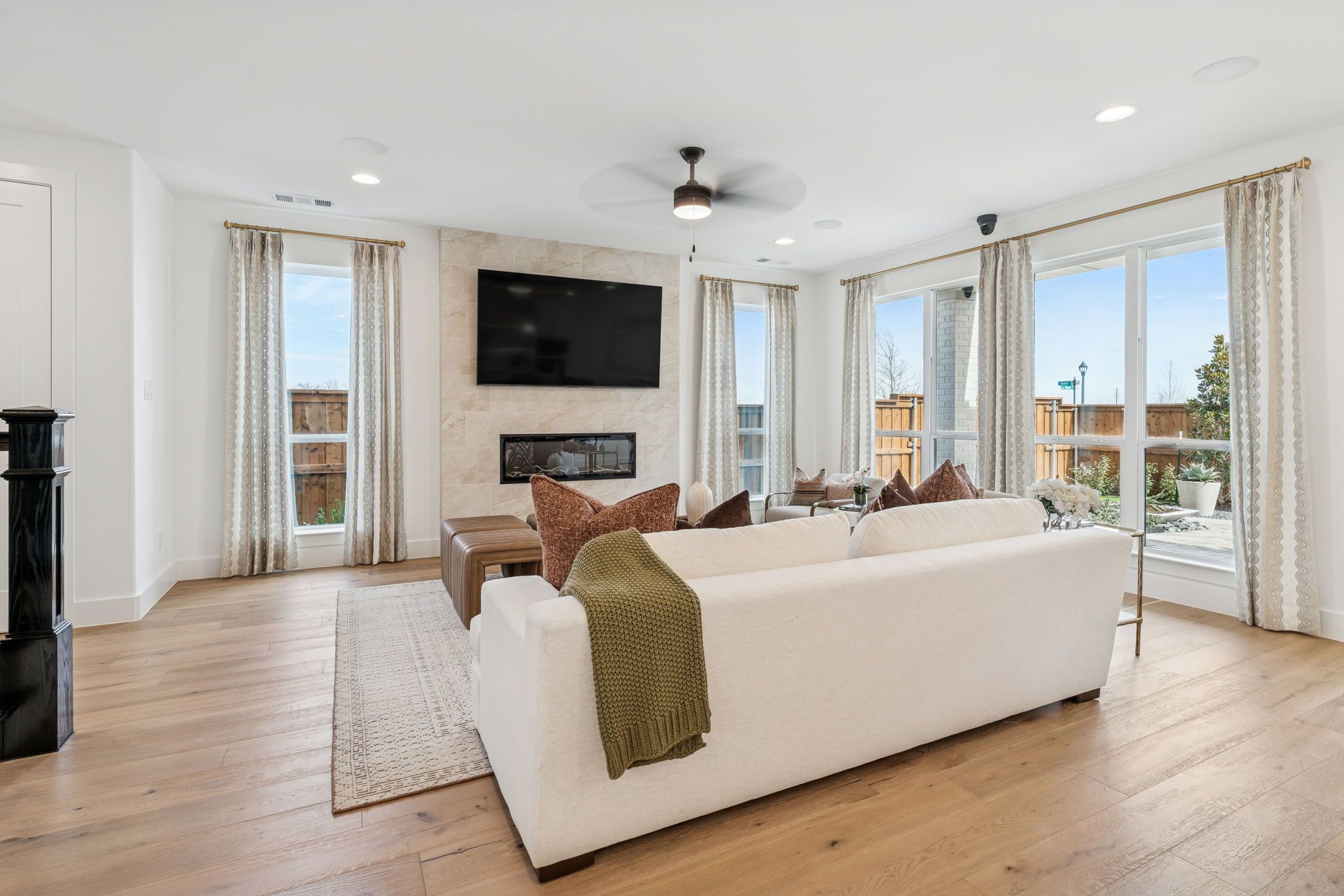 Mustang Lakes Villas Living Room with Fireplace – Celina TX