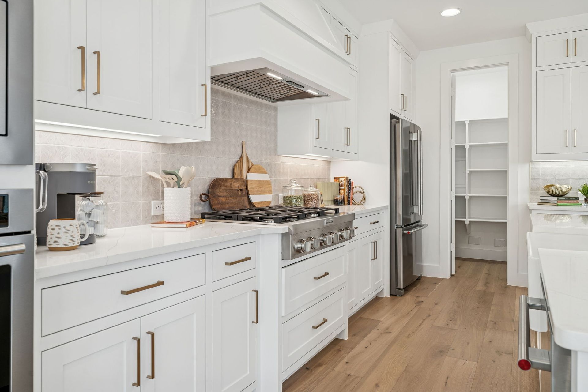 Mustang Lakes Villas Open Kitchen with Oversized Island – Celina TX