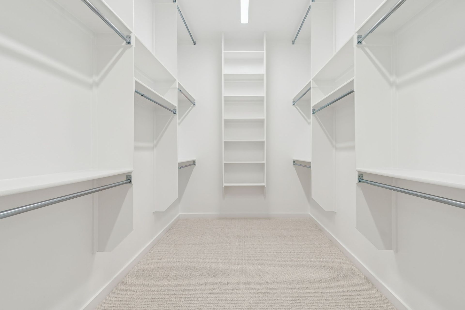 Spacious Walk-In Closet – Mustang Lakes Villas Celina TX