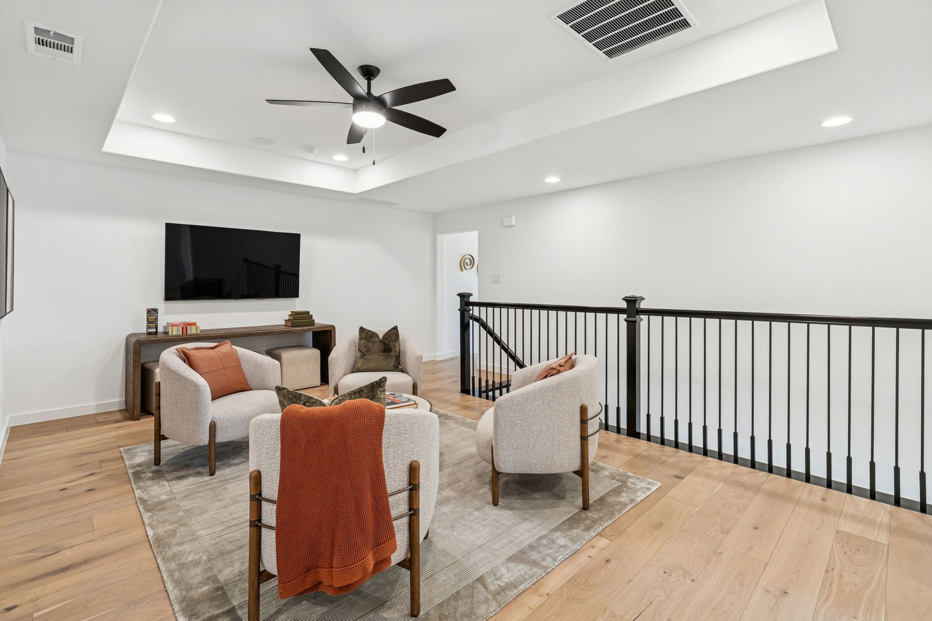 Upstairs Loft Retreat – Mustang Lakes Villas Celina TX