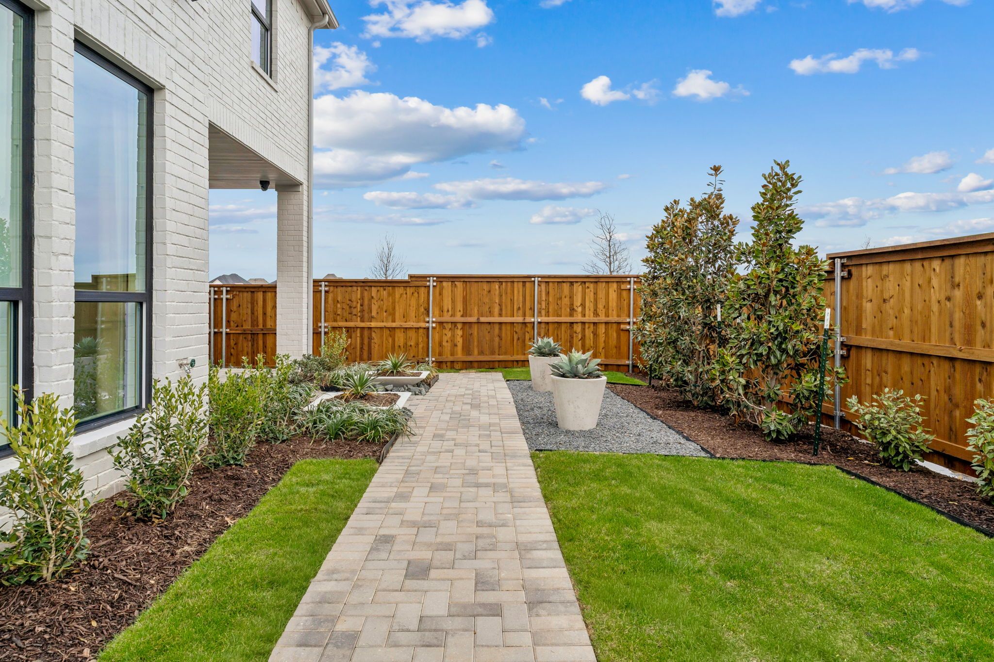 Paver Walkway & Landscaped Garden – Mustang Lakes Celina