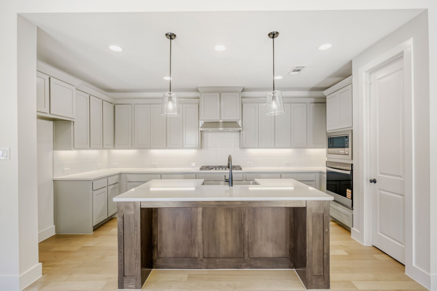 2227 Prickly Cactus - Kitchen