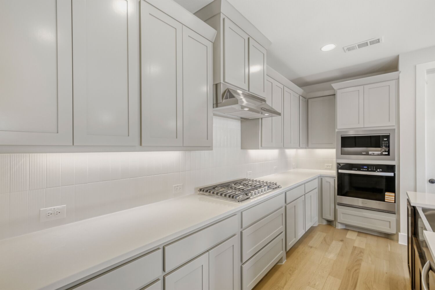 2227 Prickly Cactus - Kitchen