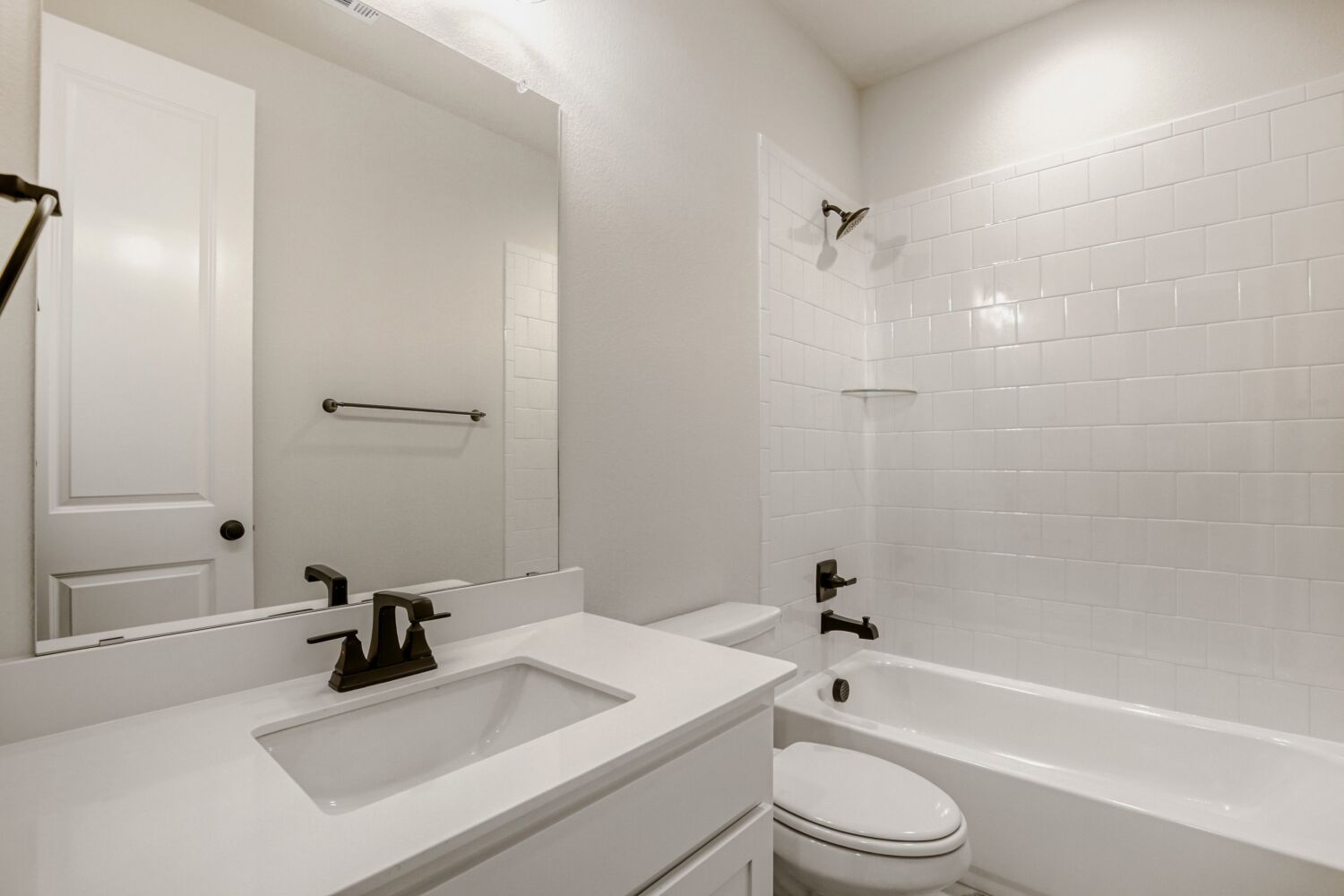 2233 Prickly Cactus - Full Bathroom