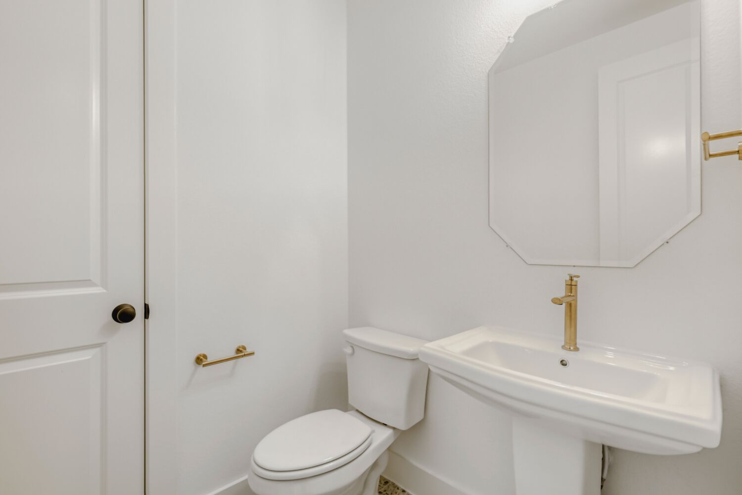 2230 Prickly Cactus - Powder Bathroom