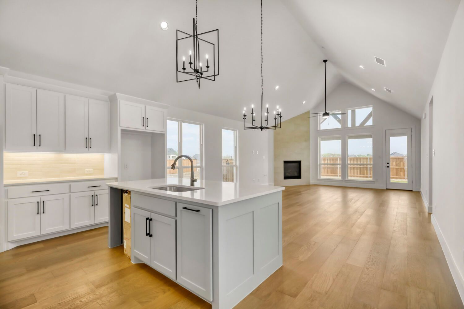 4312 Double Diamond - Dining Area
