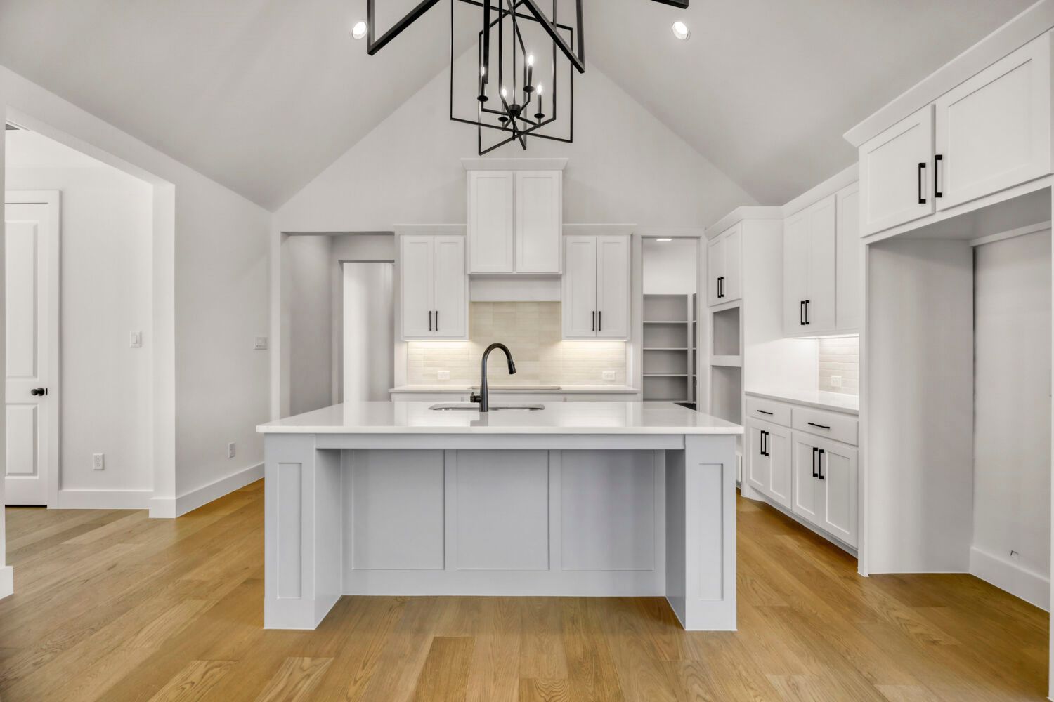 4312 Double Diamond - Kitchen