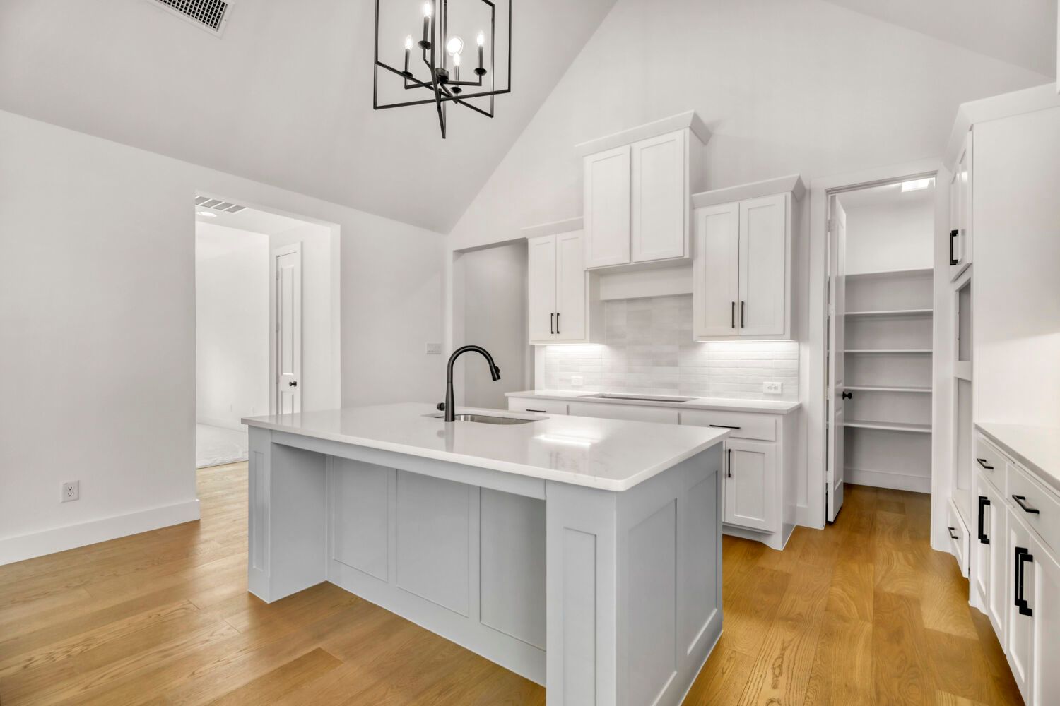 4312 Double Diamond - Kitchen