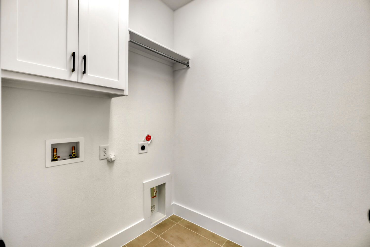 4312 Double Diamond - Laundry Area