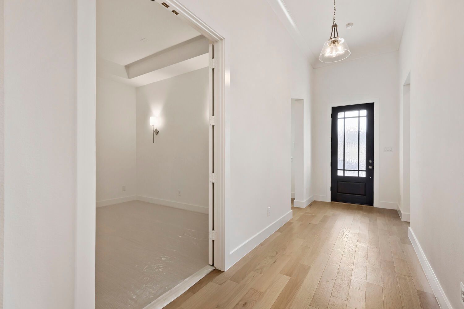 4121 Trellis - Entry