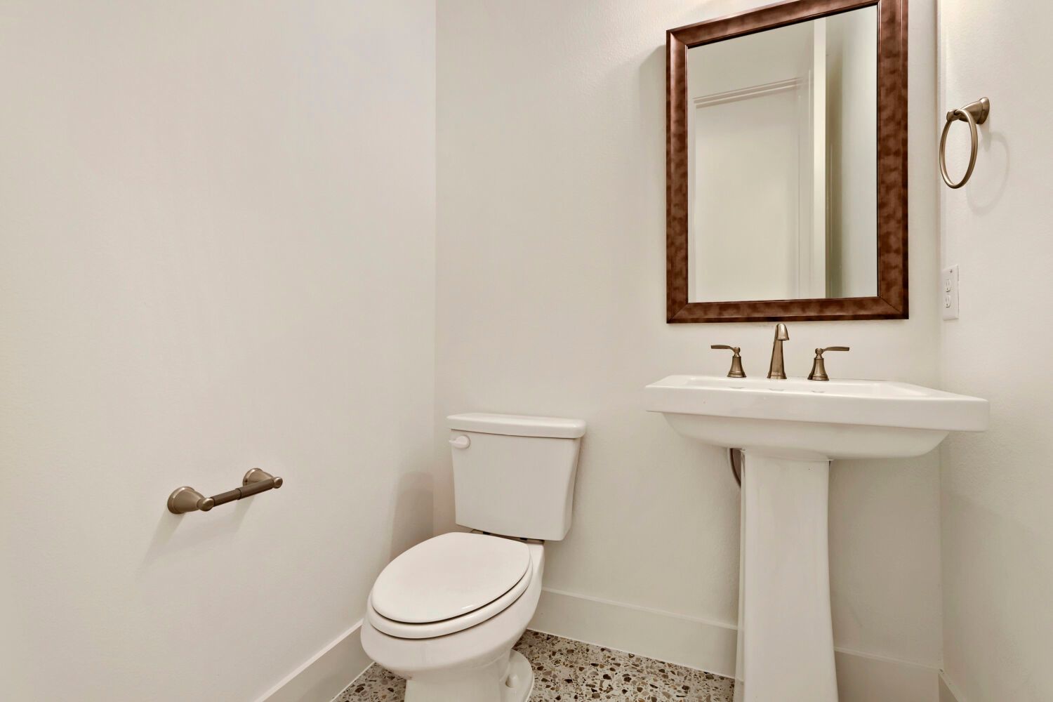 4121 Trellis - Powder Bathroom
