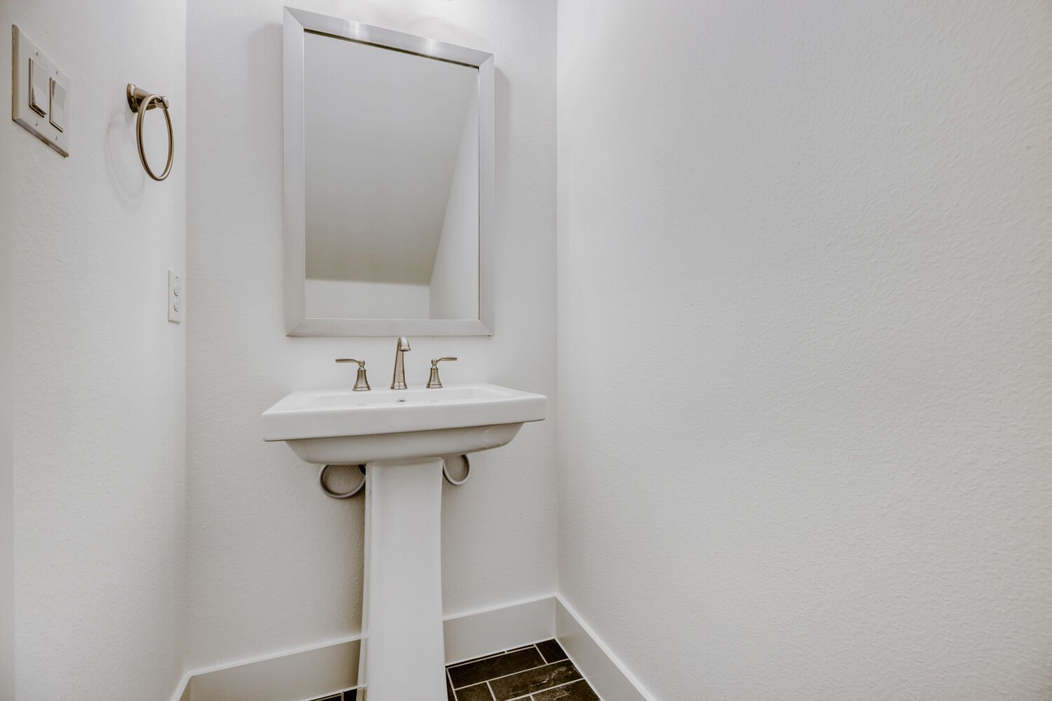 3116 Sir River - Powder Bathroom