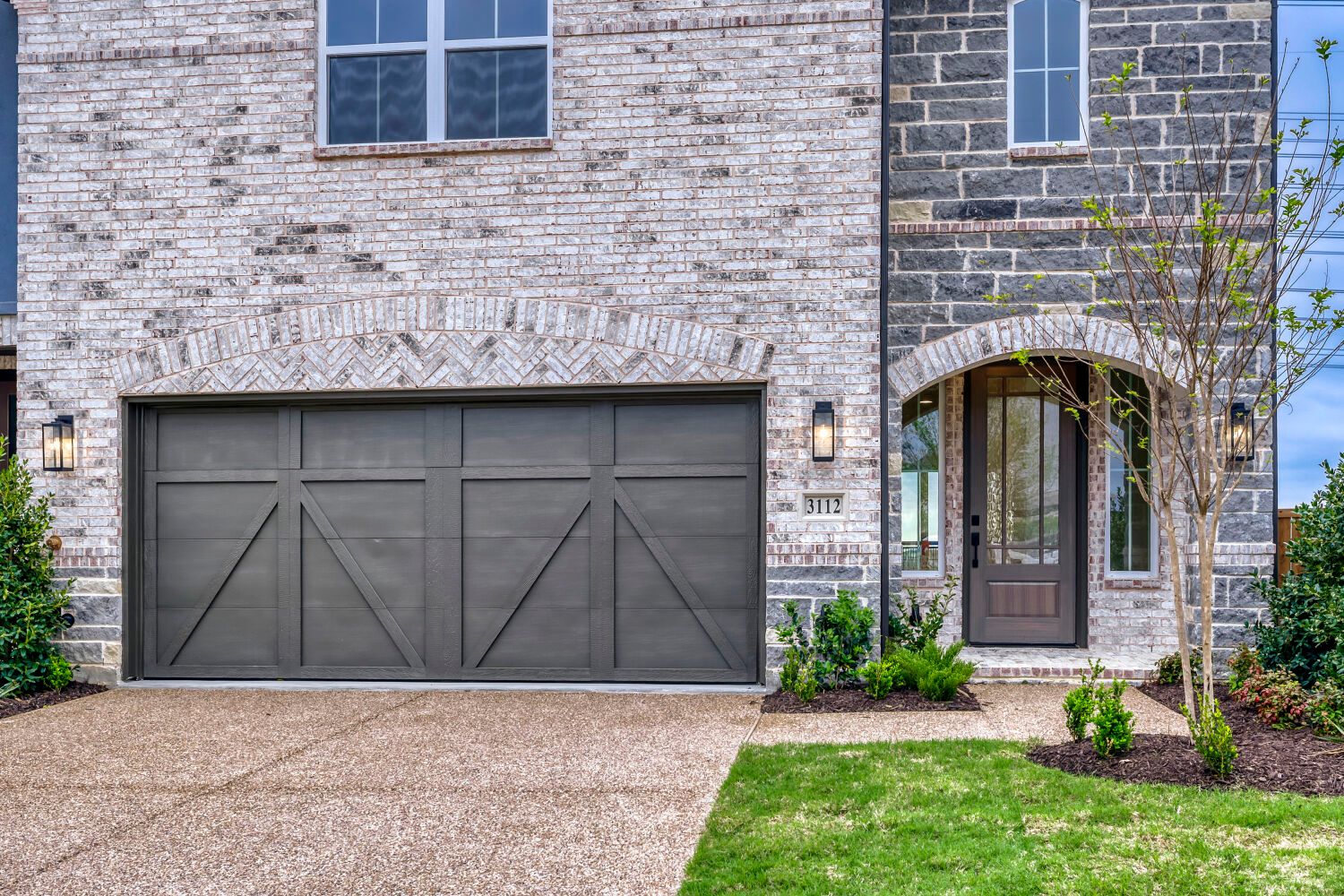 3112 Sir River - Front Entryway